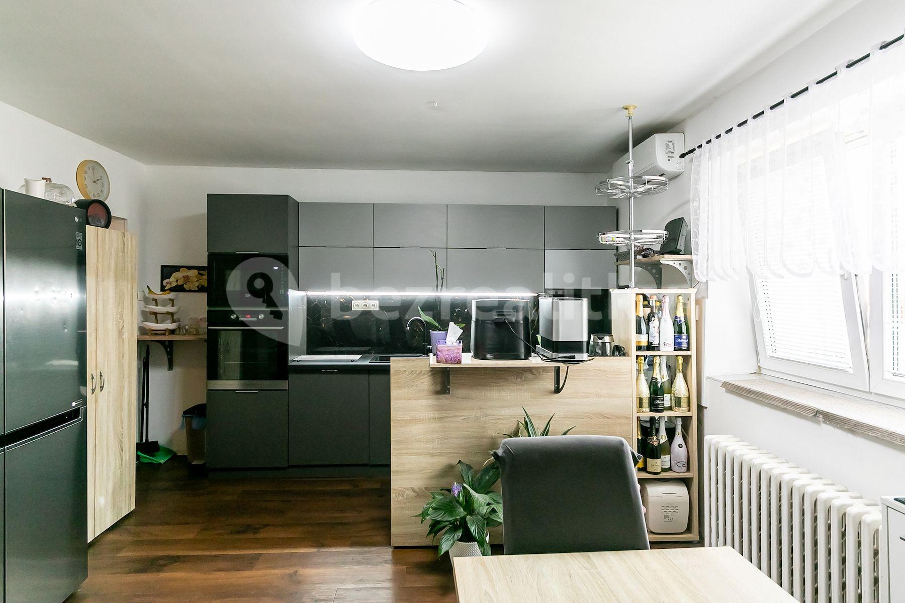 Predaj domu 320 m², pozemek 1.032 m², Luční, Tišice, Středočeský kraj