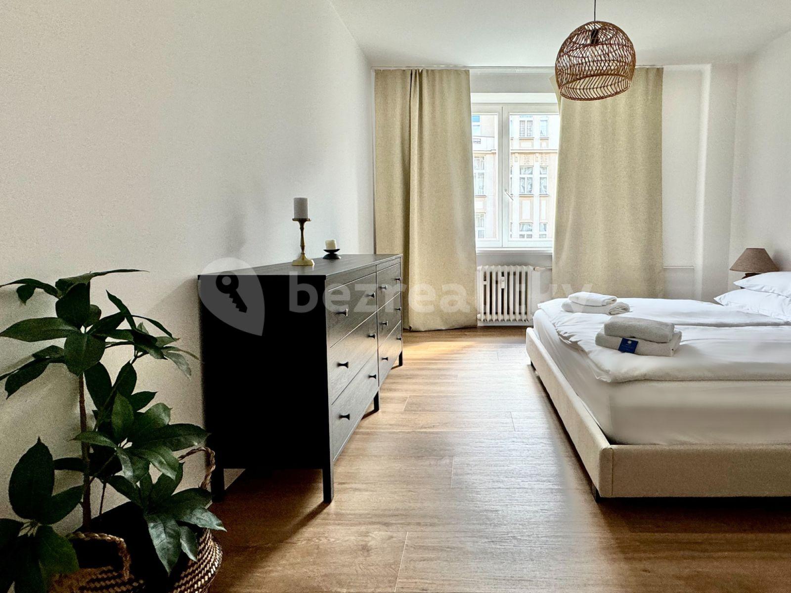 Prenájom bytu 2-izbový 52 m², Vinohradská, Praha, Praha