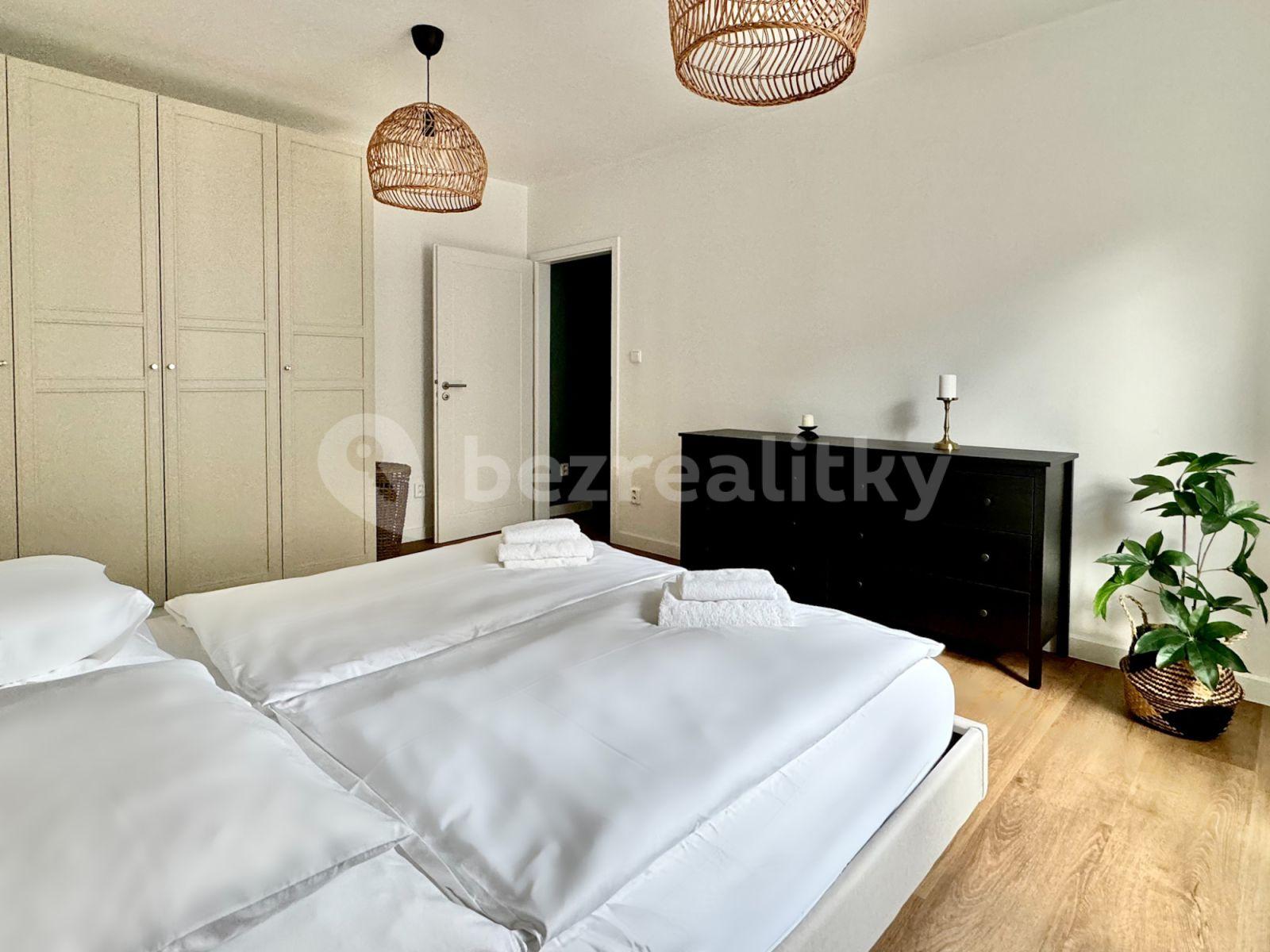 Prenájom bytu 2-izbový 52 m², Vinohradská, Praha, Praha