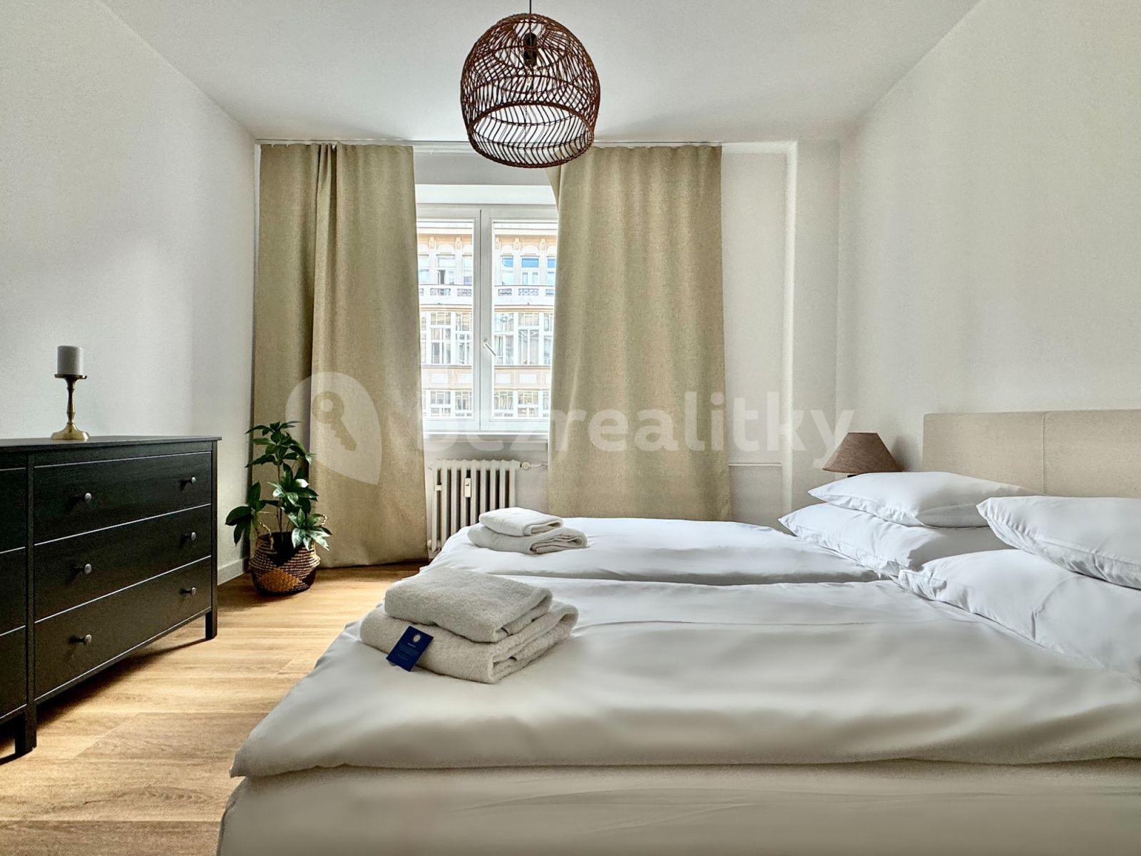 Prenájom bytu 2-izbový 52 m², Vinohradská, Praha, Praha