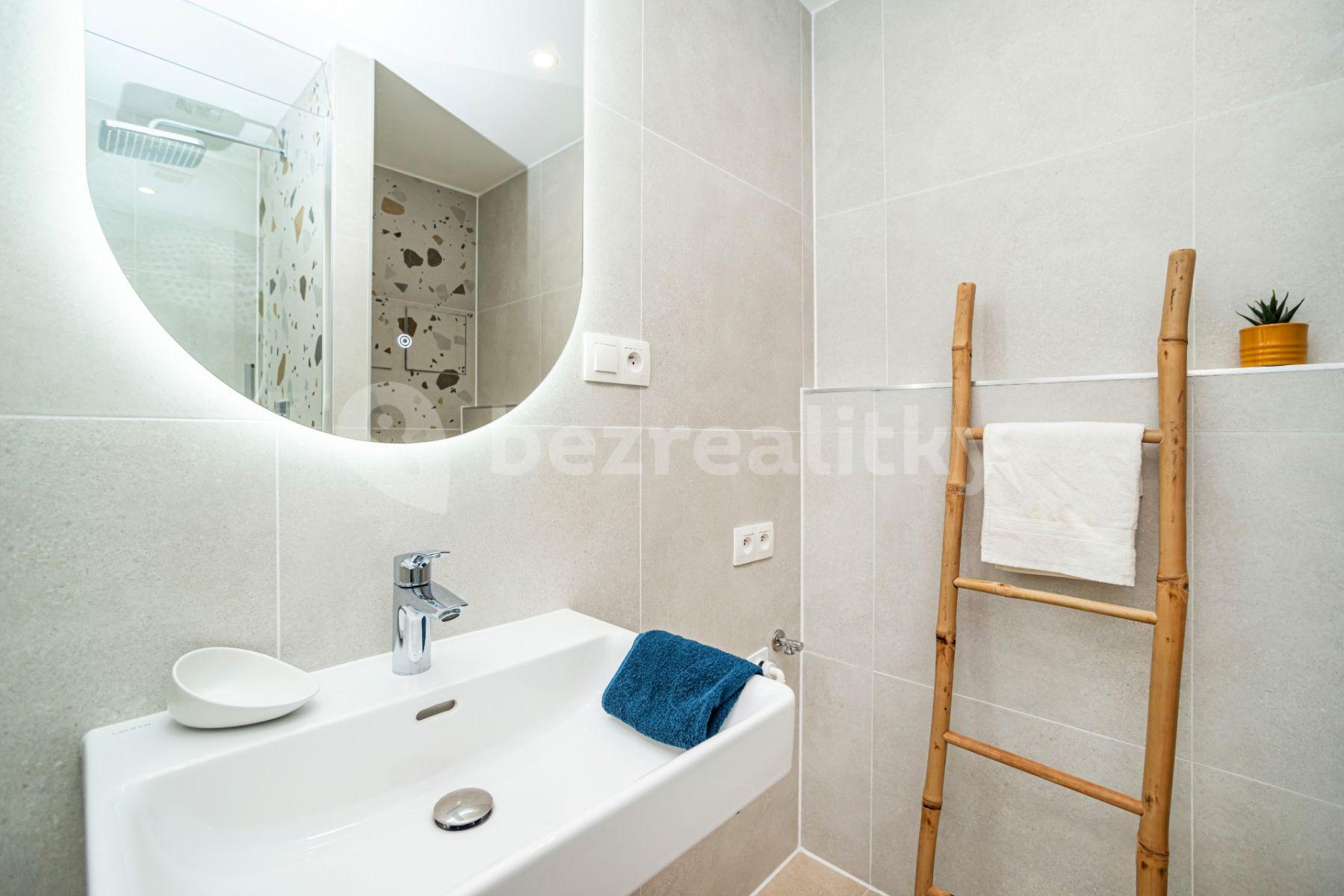 Predaj bytu 4-izbový 80 m², Vysočanská, Praha, Praha