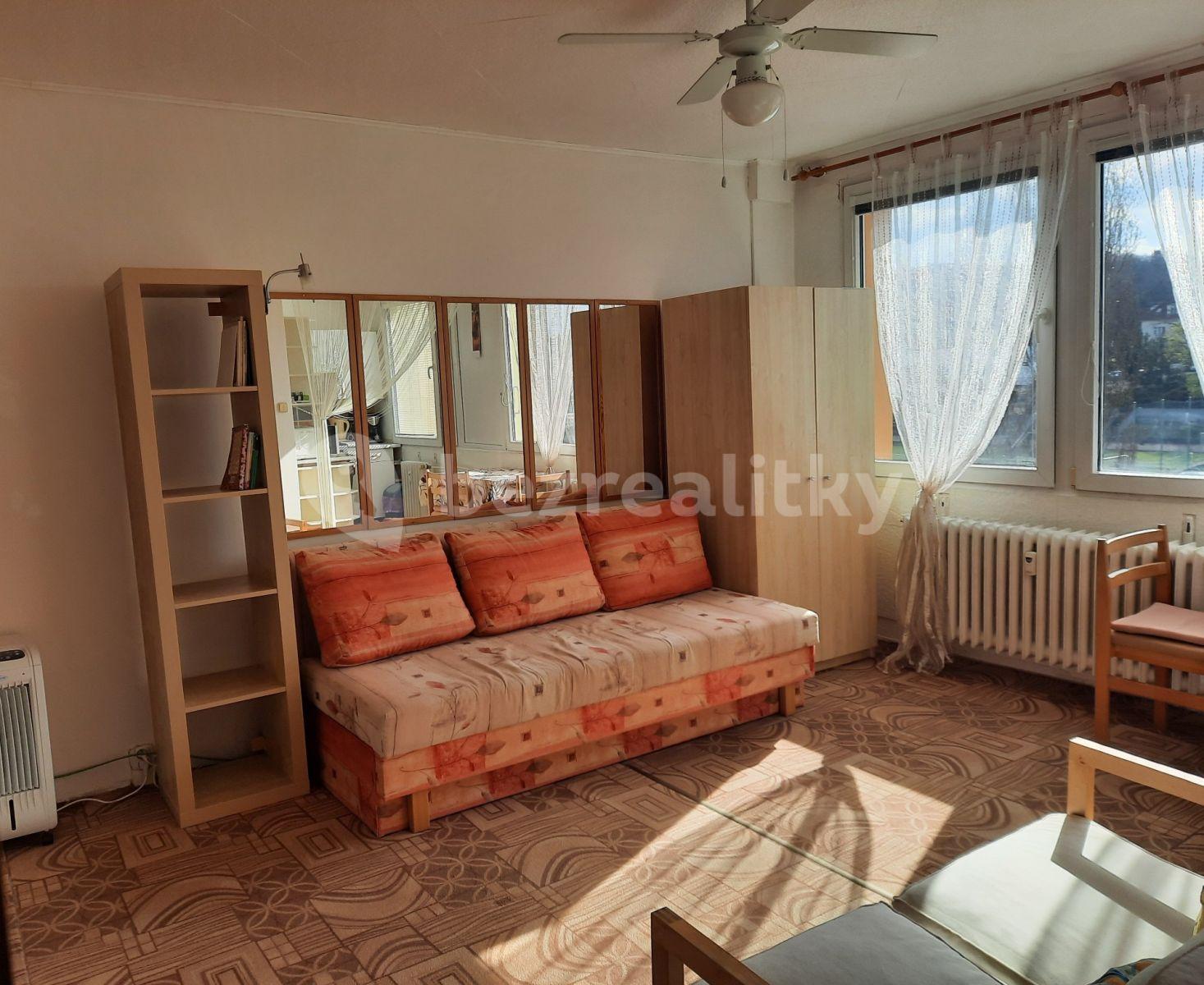 Prenájom bytu 1-izbový 27 m², Dubrovnická, Praha, Praha