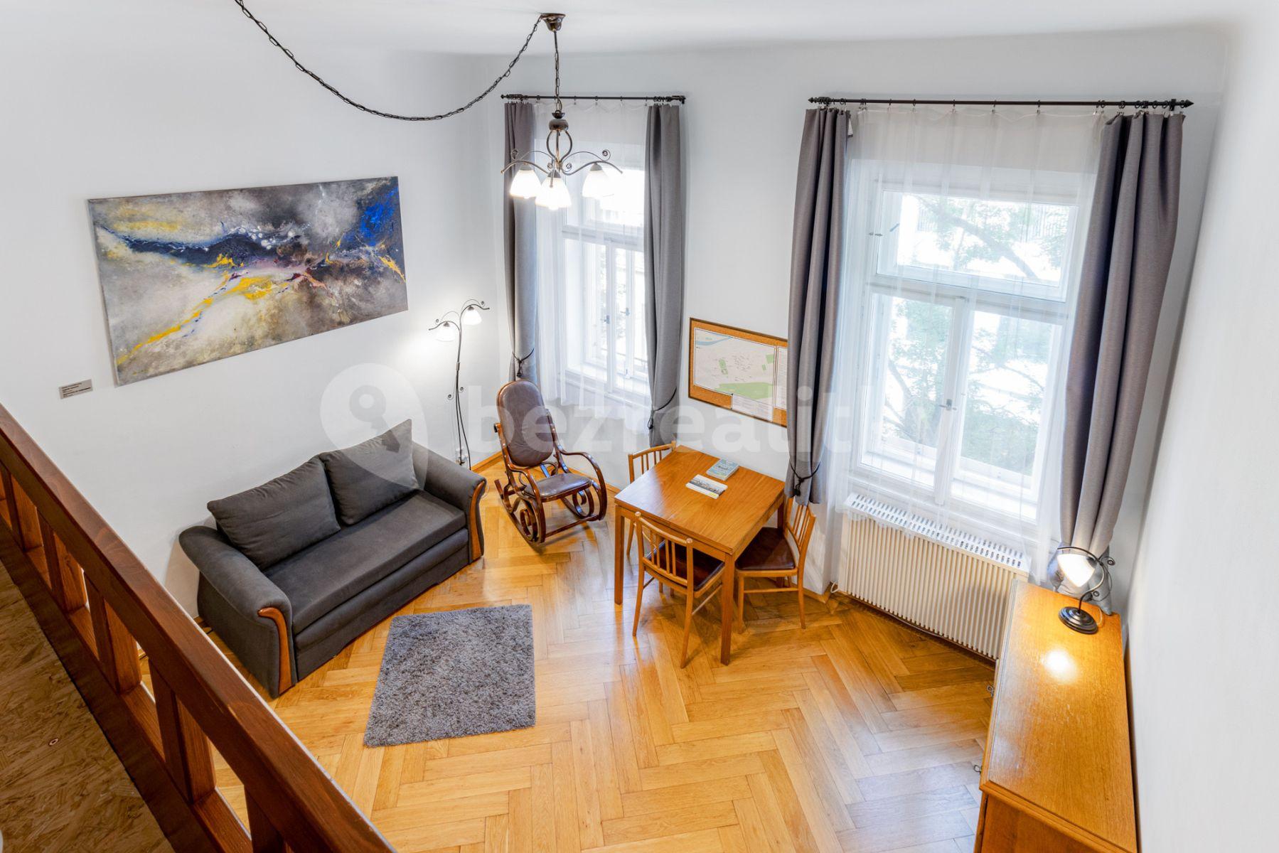 Prenájom bytu 2-izbový 26 m², Pernerova, Praha, Praha