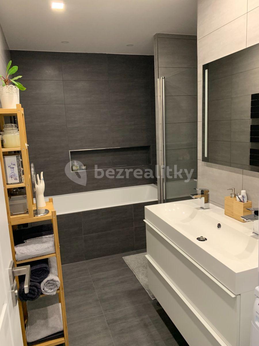 Predaj bytu 3-izbový 77 m², Novodvorská, Praha, Praha