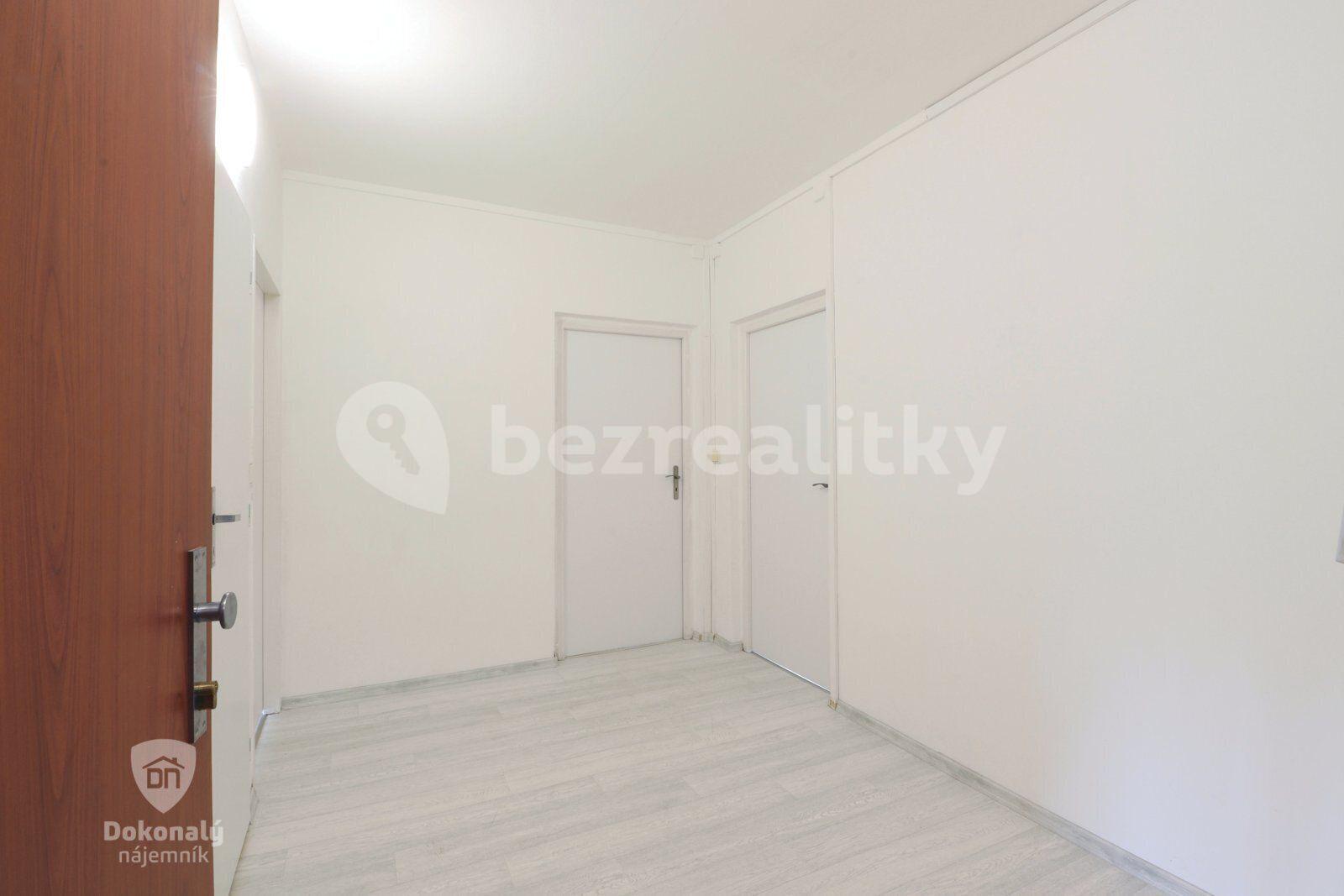 Prenájom bytu 2-izbový 62 m², Armádní, Milovice, Středočeský kraj