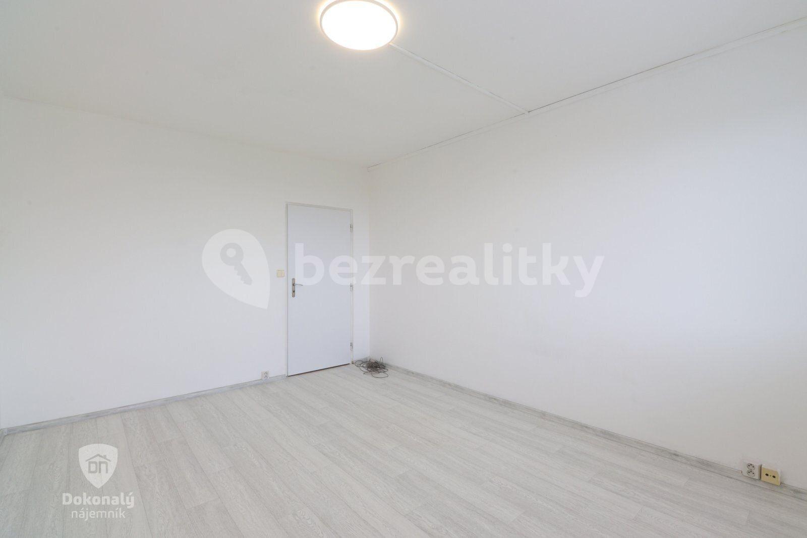 Prenájom bytu 2-izbový 62 m², Armádní, Milovice, Středočeský kraj