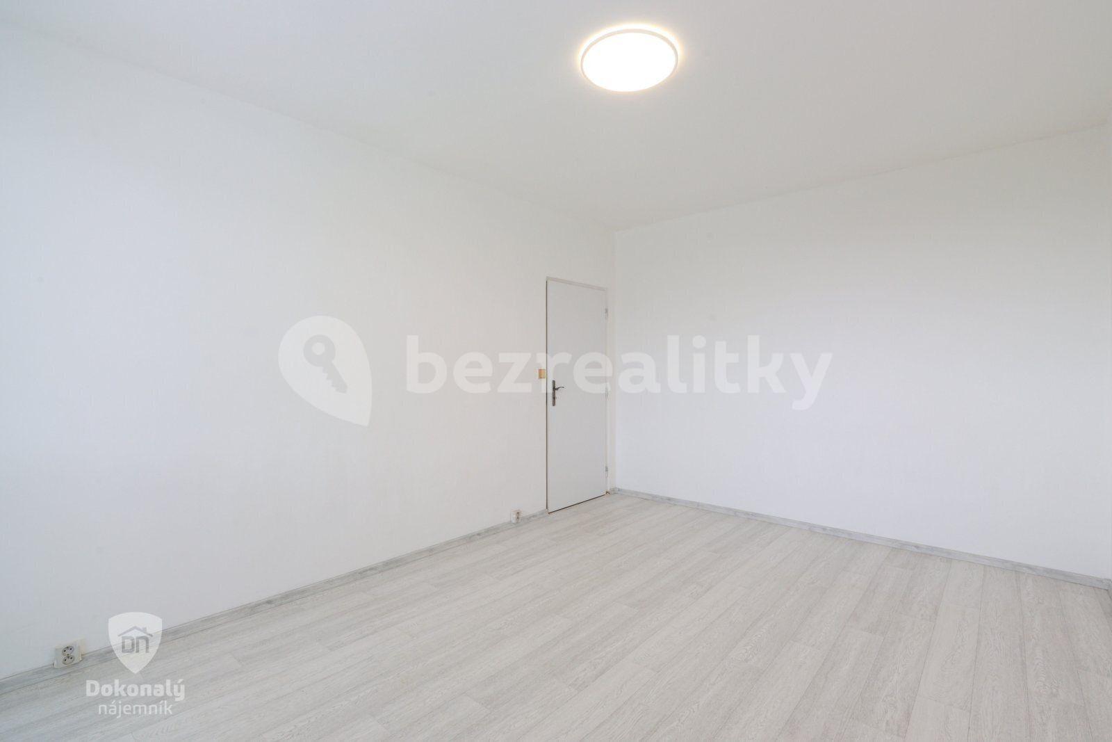 Prenájom bytu 2-izbový 62 m², Armádní, Milovice, Středočeský kraj