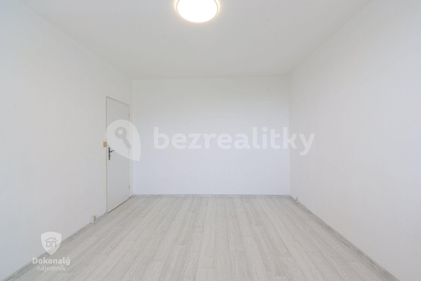 Prenájom bytu 2-izbový 62 m², Armádní, Milovice, Středočeský kraj