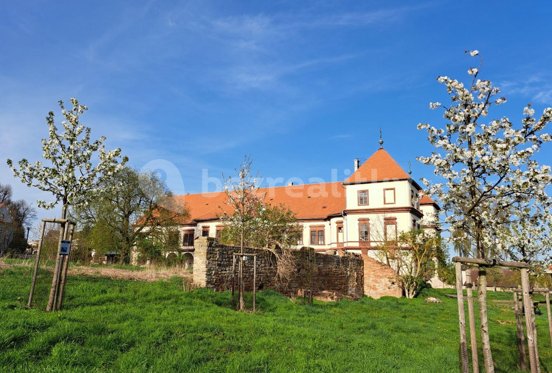 Prenájom bytu 2-izbový 45 m², Hořiněves, Královéhradecký kraj