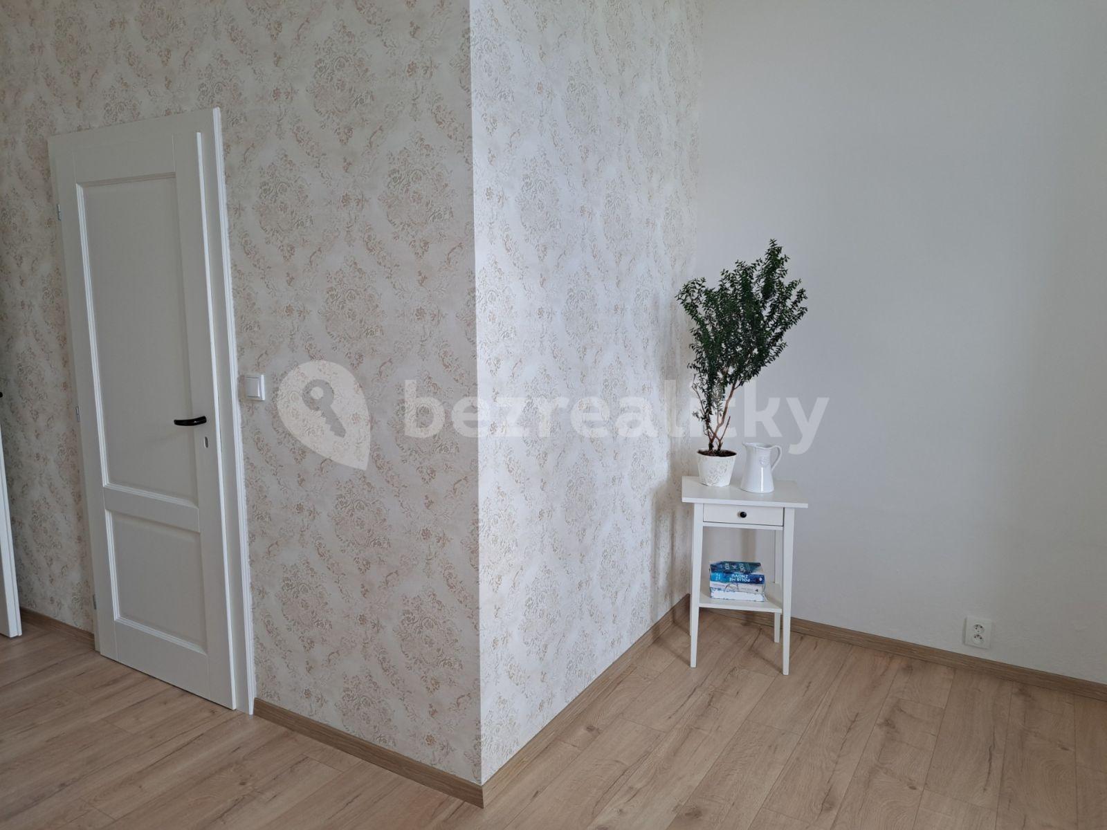 Prenájom bytu 2-izbový 45 m², Hořiněves, Královéhradecký kraj