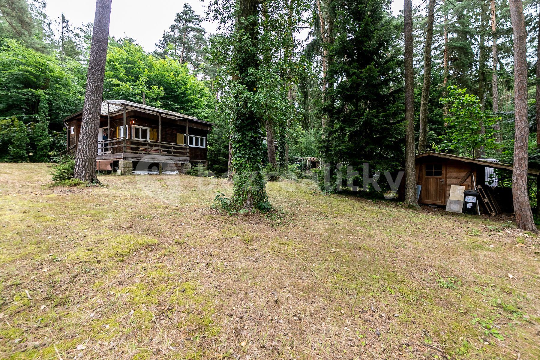 Predaj rekreačného objektu 50 m², pozemek 1.226 m², U Vodárny, Jevany, Středočeský kraj