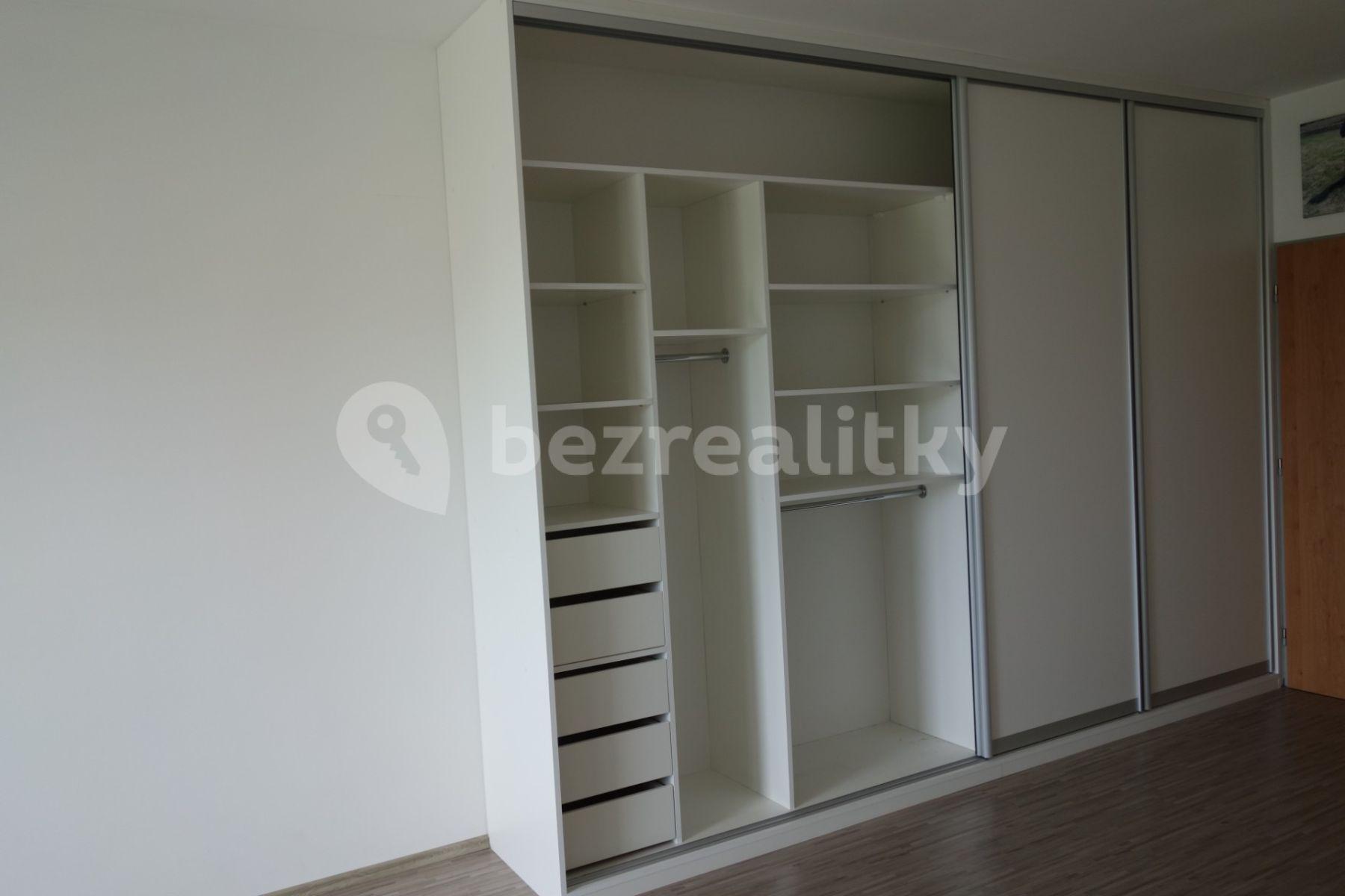 Prenájom bytu 1-izbový 35 m², Na Dražkách, Beroun, Středočeský kraj