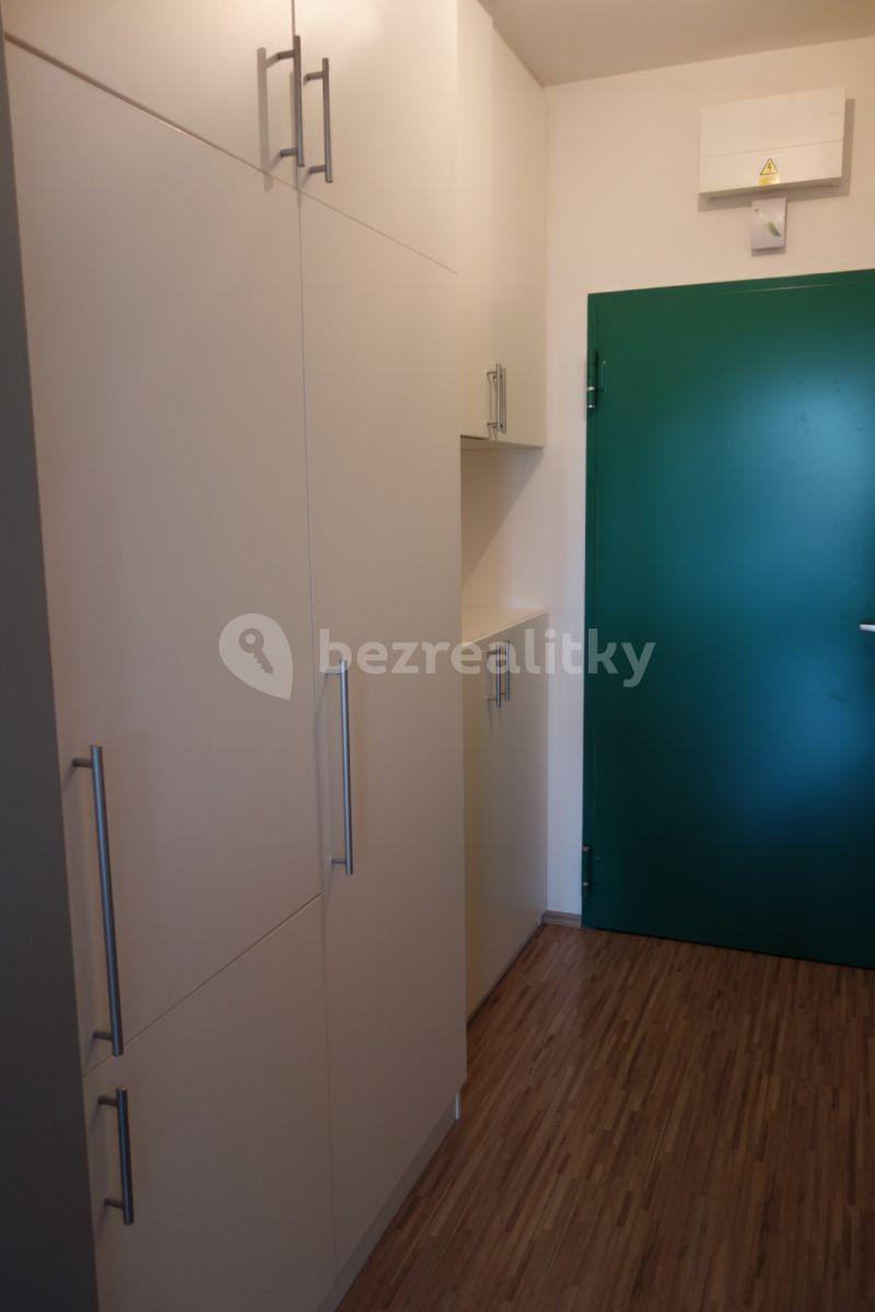 Prenájom bytu 1-izbový 35 m², Na Dražkách, Beroun, Středočeský kraj