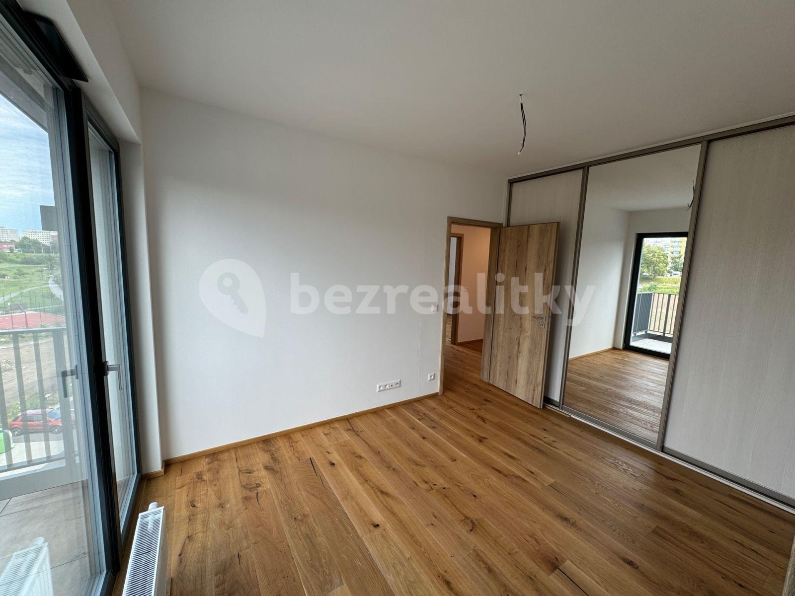 Prenájom bytu 4-izbový 104 m², Hasilova, Praha, Praha