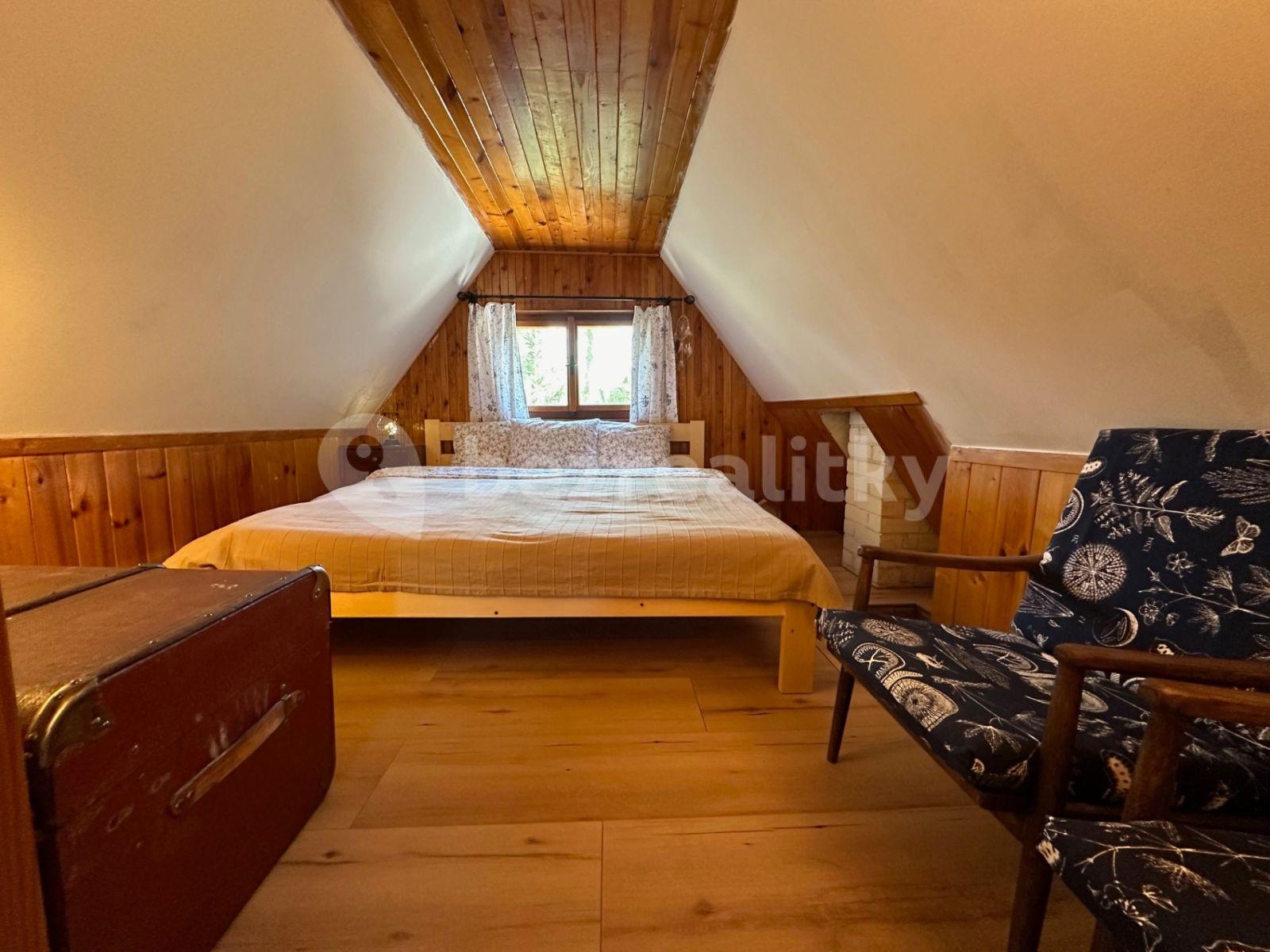 Predaj rekreačného objektu 45 m², pozemek 1.343 m², Lštění, Středočeský kraj