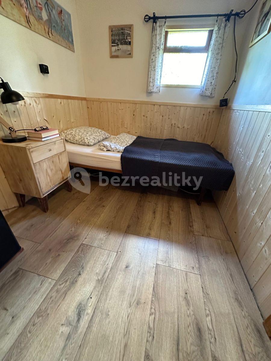 Predaj rekreačného objektu 45 m², pozemek 1.343 m², Lštění, Středočeský kraj