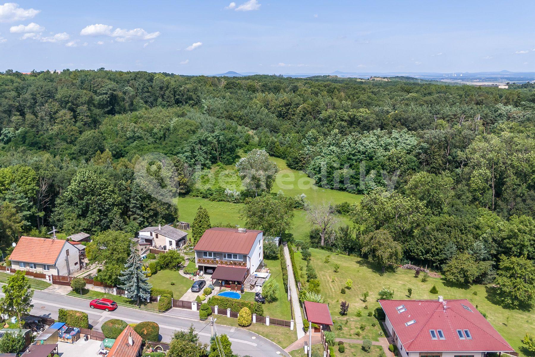 Predaj pozemku 886 m², K Dálnici, Panenské Břežany, Středočeský kraj