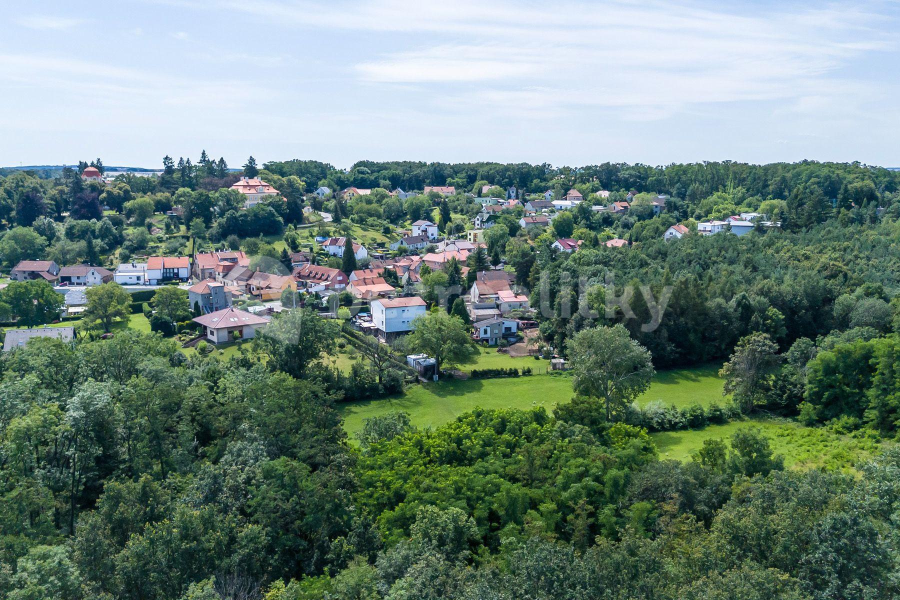 Predaj pozemku 886 m², K Dálnici, Panenské Břežany, Středočeský kraj