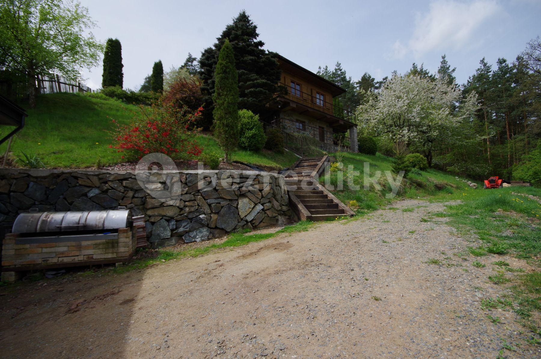 Predaj pozemku 3.464 m², Stříbrná Skalice, Středočeský kraj