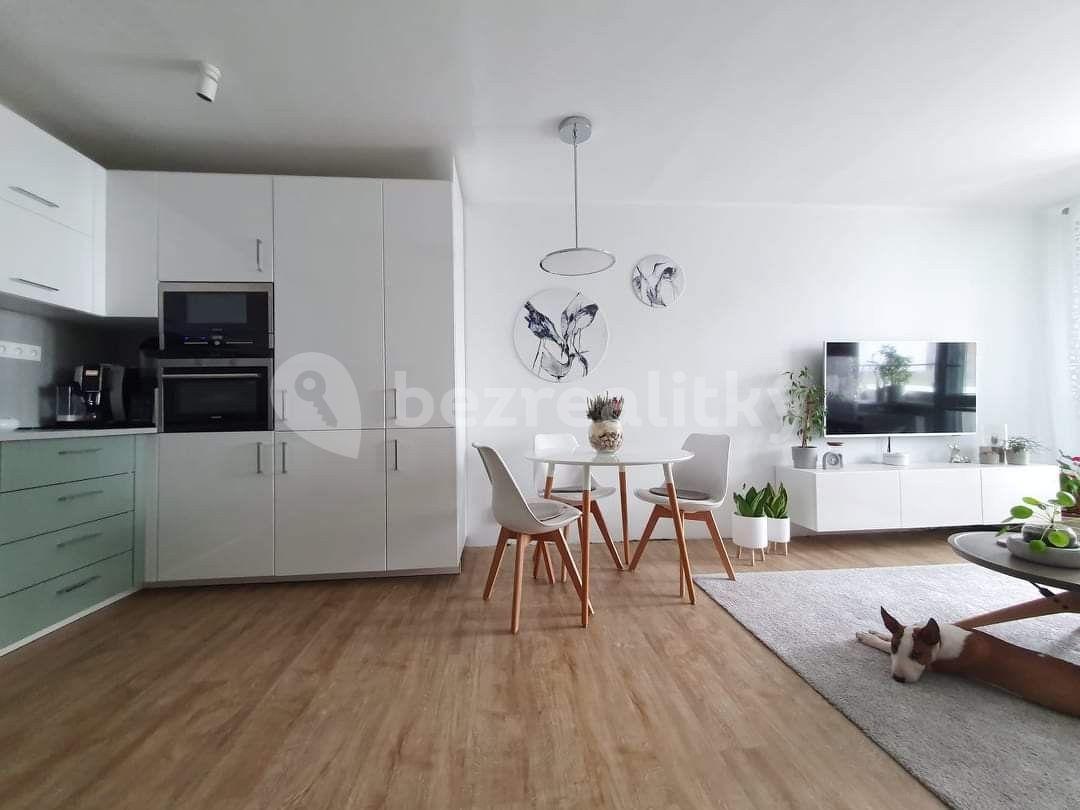 Predaj bytu 3-izbový 67 m², Kukelská, Praha, Praha