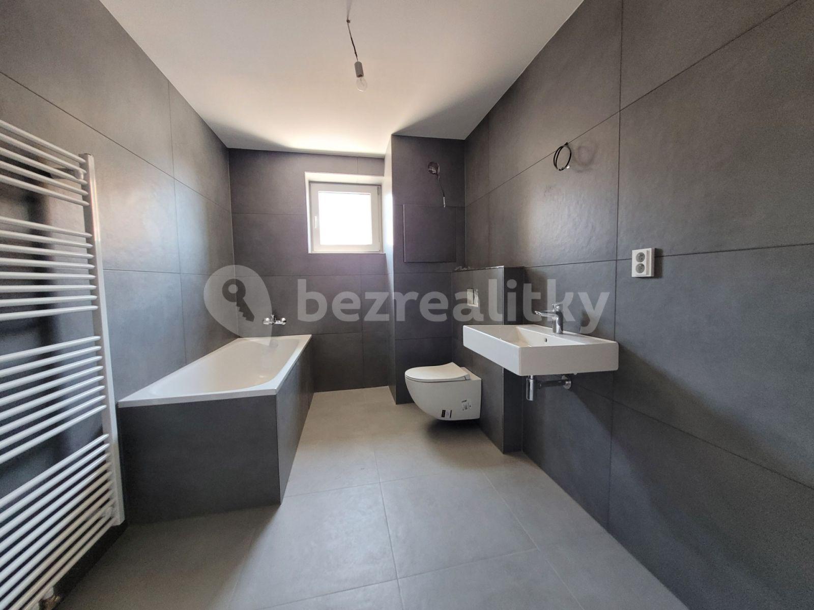 Predaj bytu 2-izbový 70 m², Hlavní, Sulice, Středočeský kraj