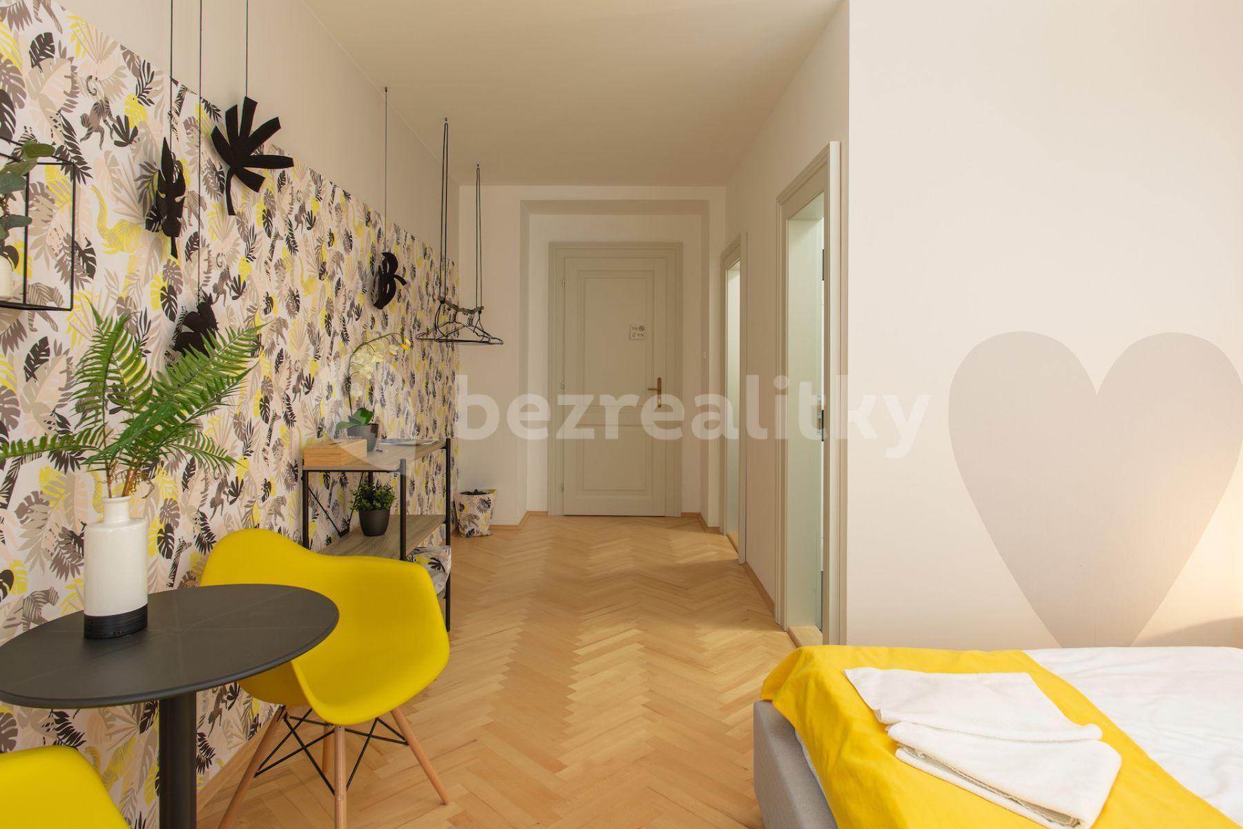 Prenájom bytu 3-izbový 90 m², Blanická, Praha, Praha