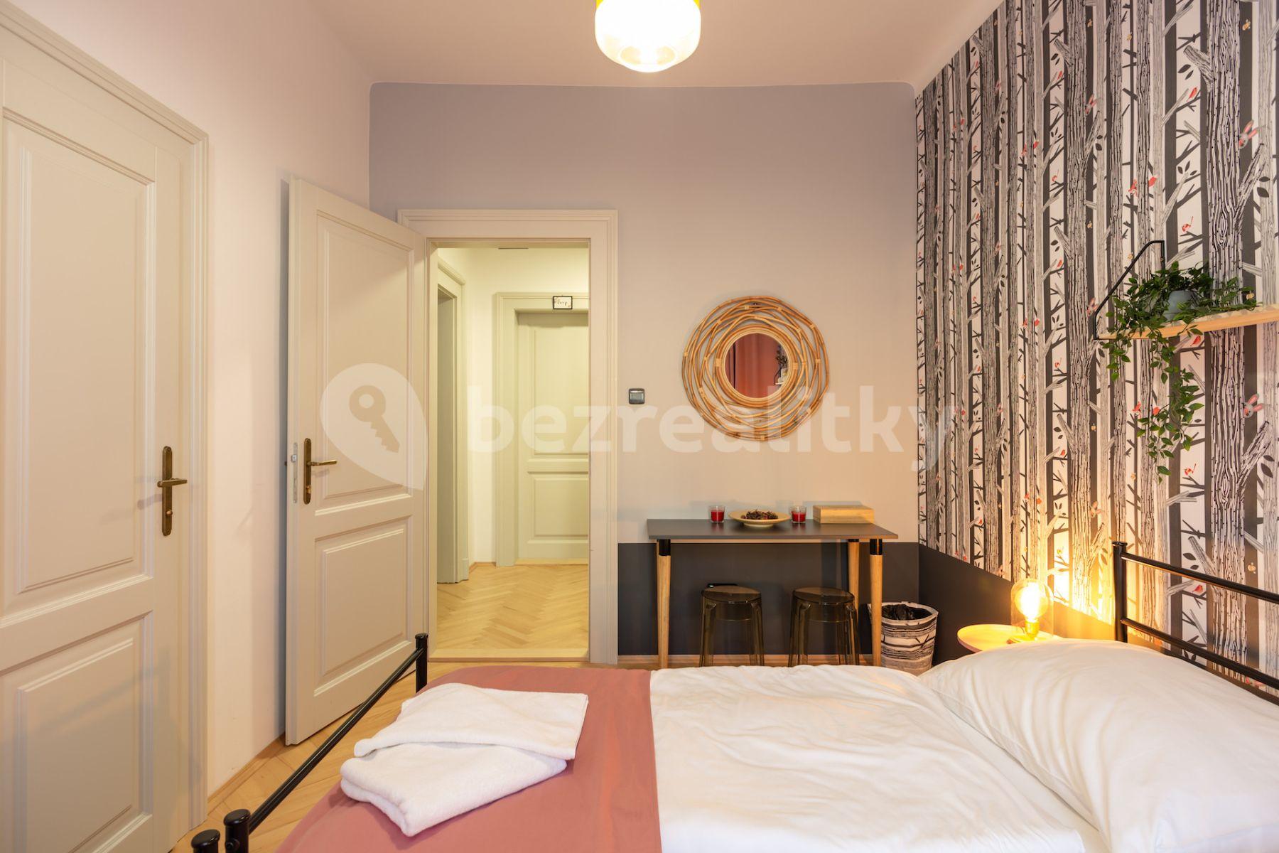 Prenájom bytu 3-izbový 90 m², Blanická, Praha, Praha