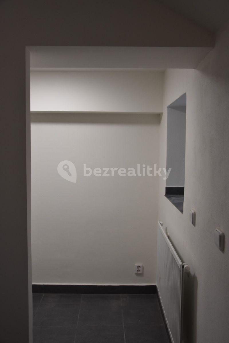 Prenájom bytu 4-izbový 153 m², náměstí Svobody, Šternberk, Olomoucký kraj