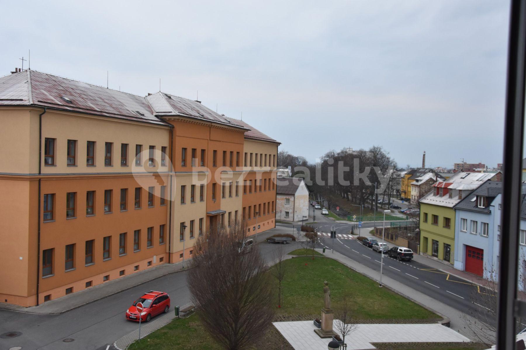 Prenájom bytu 4-izbový 153 m², náměstí Svobody, Šternberk, Olomoucký kraj