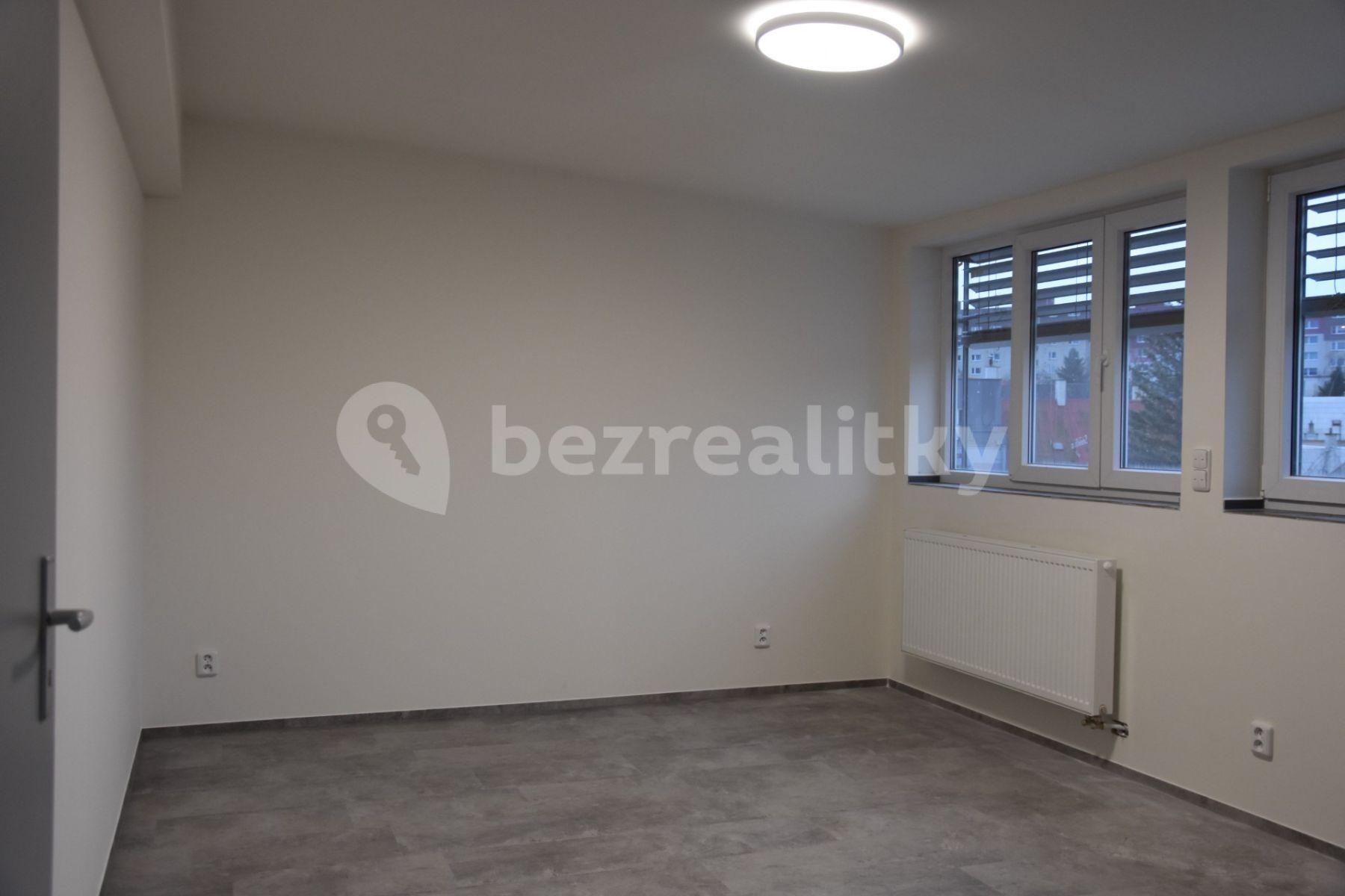 Prenájom bytu 4-izbový 153 m², náměstí Svobody, Šternberk, Olomoucký kraj