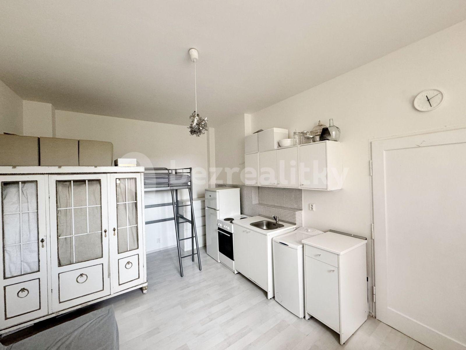 Prenájom bytu 1-izbový 26 m², U Vinohradské nemocnice, Praha, Praha