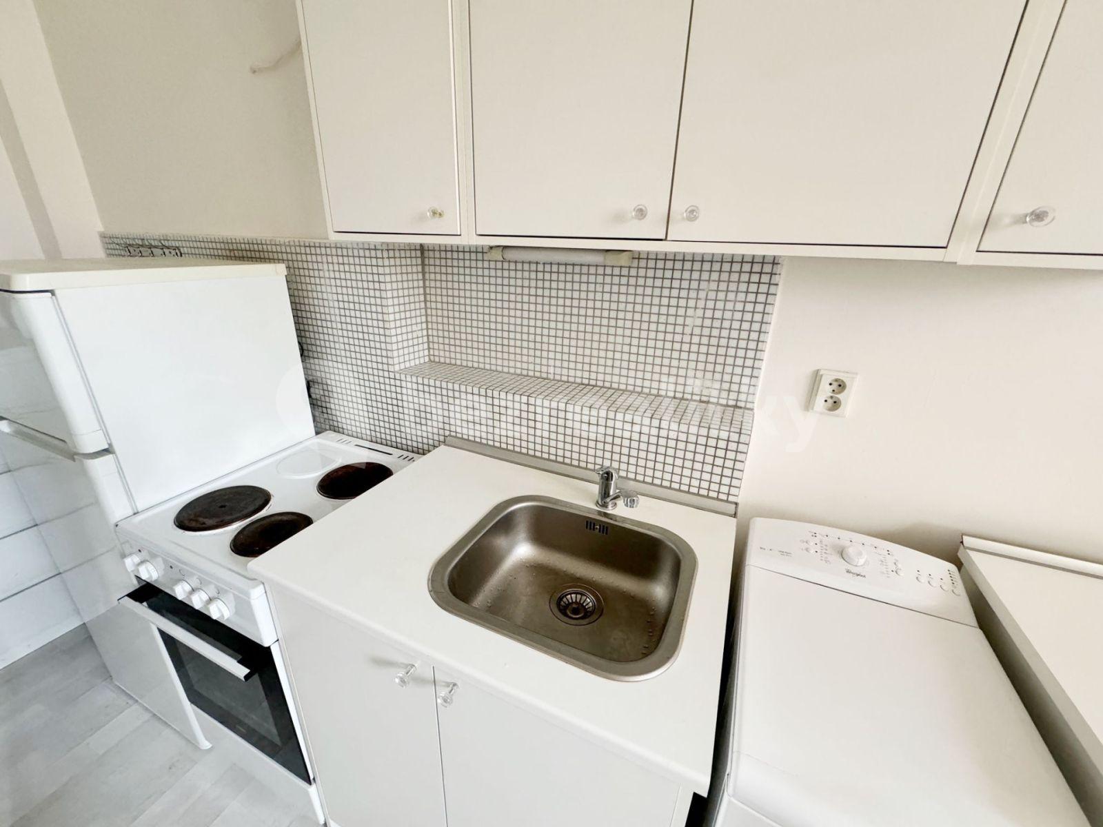 Prenájom bytu 1-izbový 26 m², U Vinohradské nemocnice, Praha, Praha