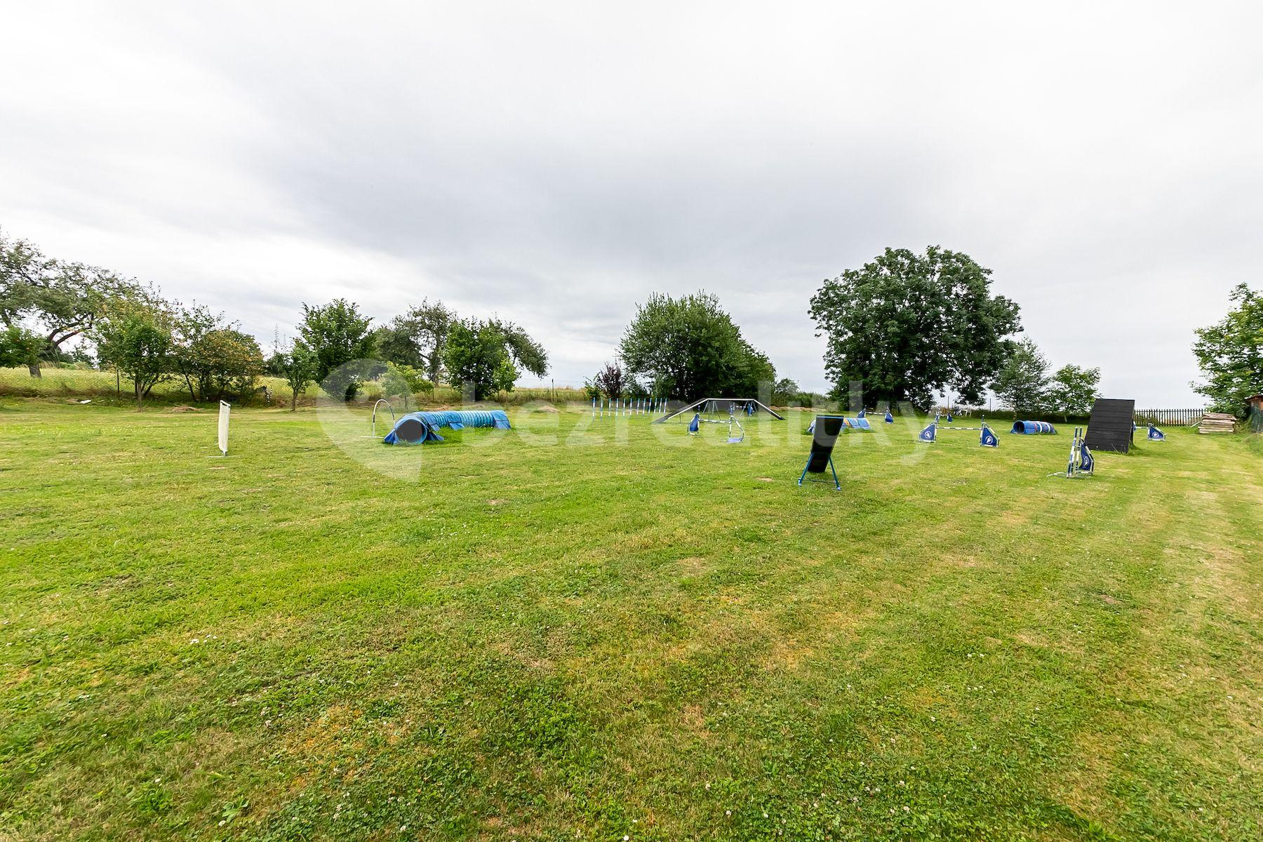 Predaj pozemku 1.800 m², Podveky, Podveky, Středočeský kraj