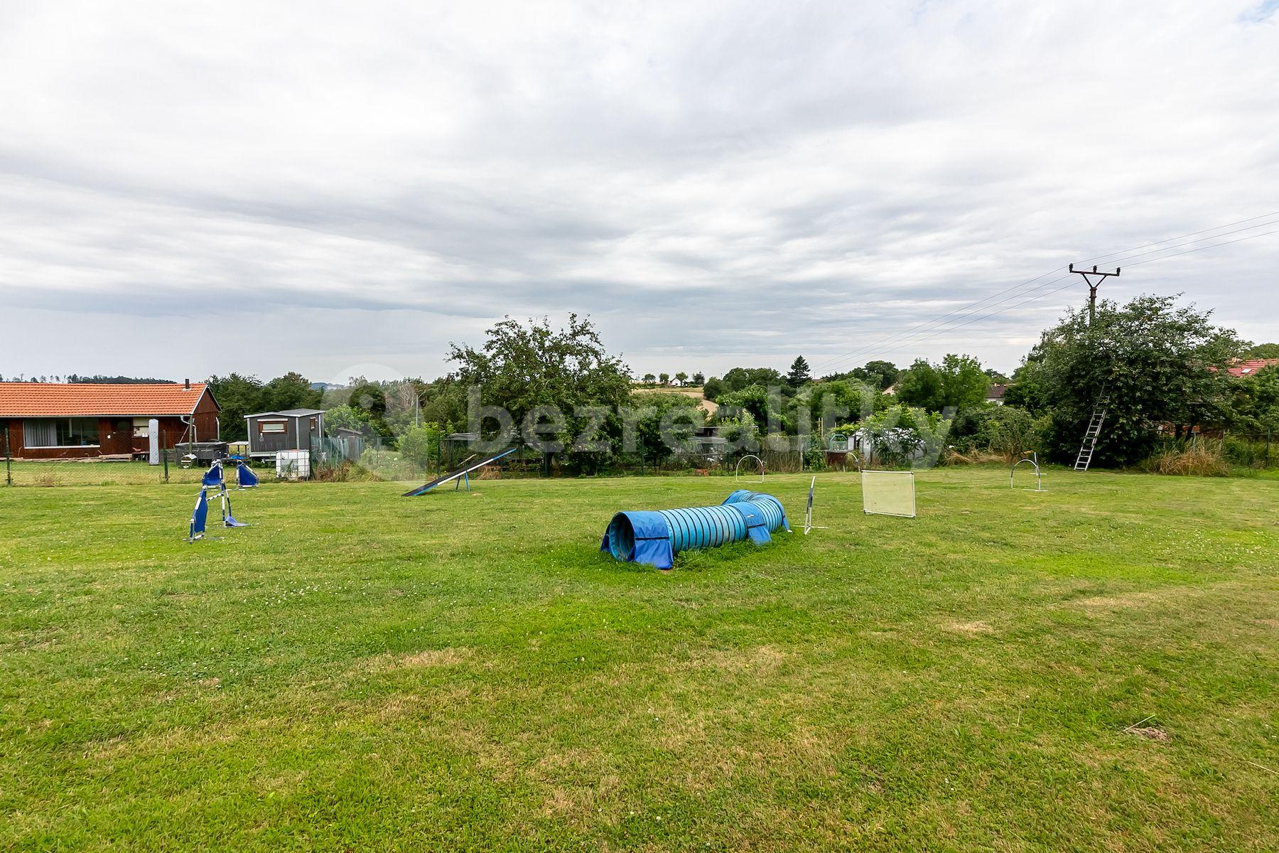 Predaj pozemku 1.800 m², Podveky, Podveky, Středočeský kraj