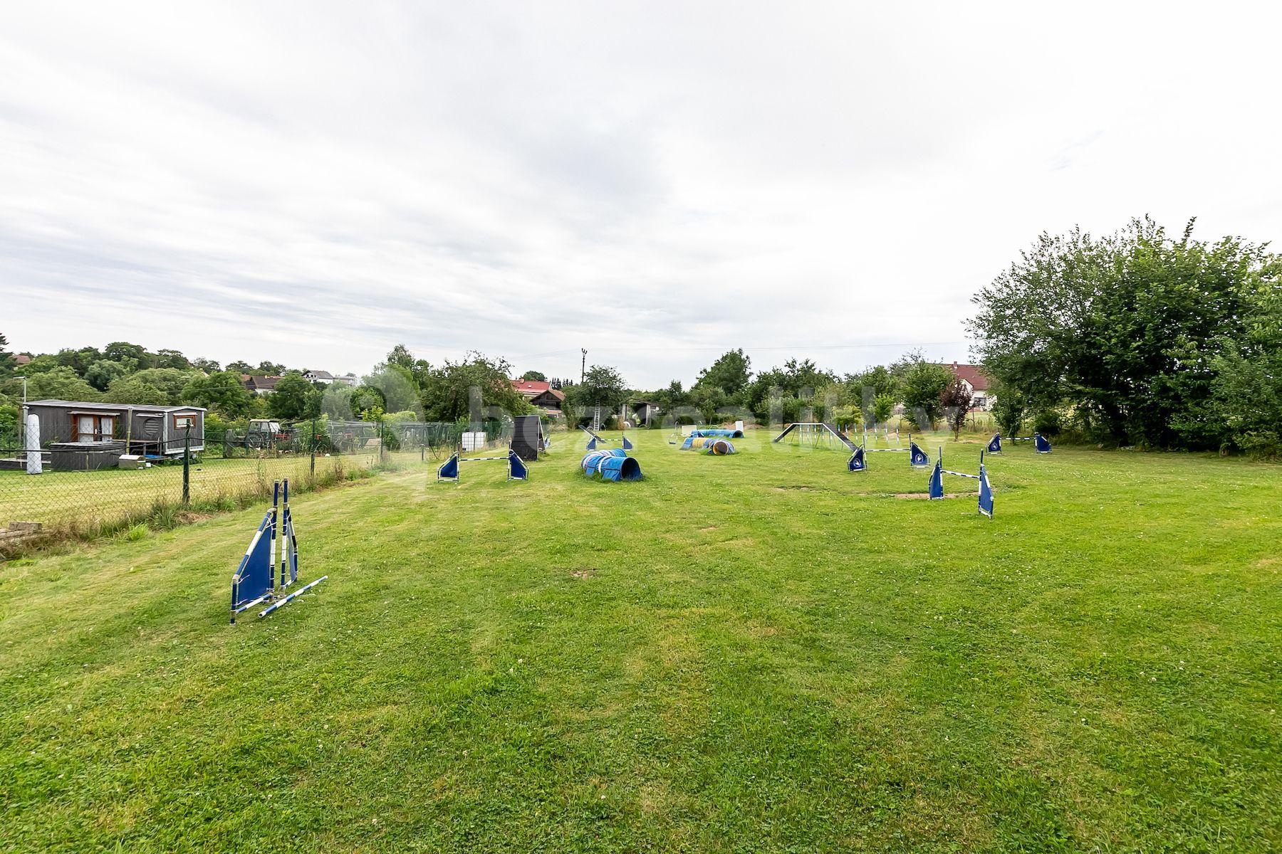 Predaj pozemku 1.800 m², Podveky, Podveky, Středočeský kraj