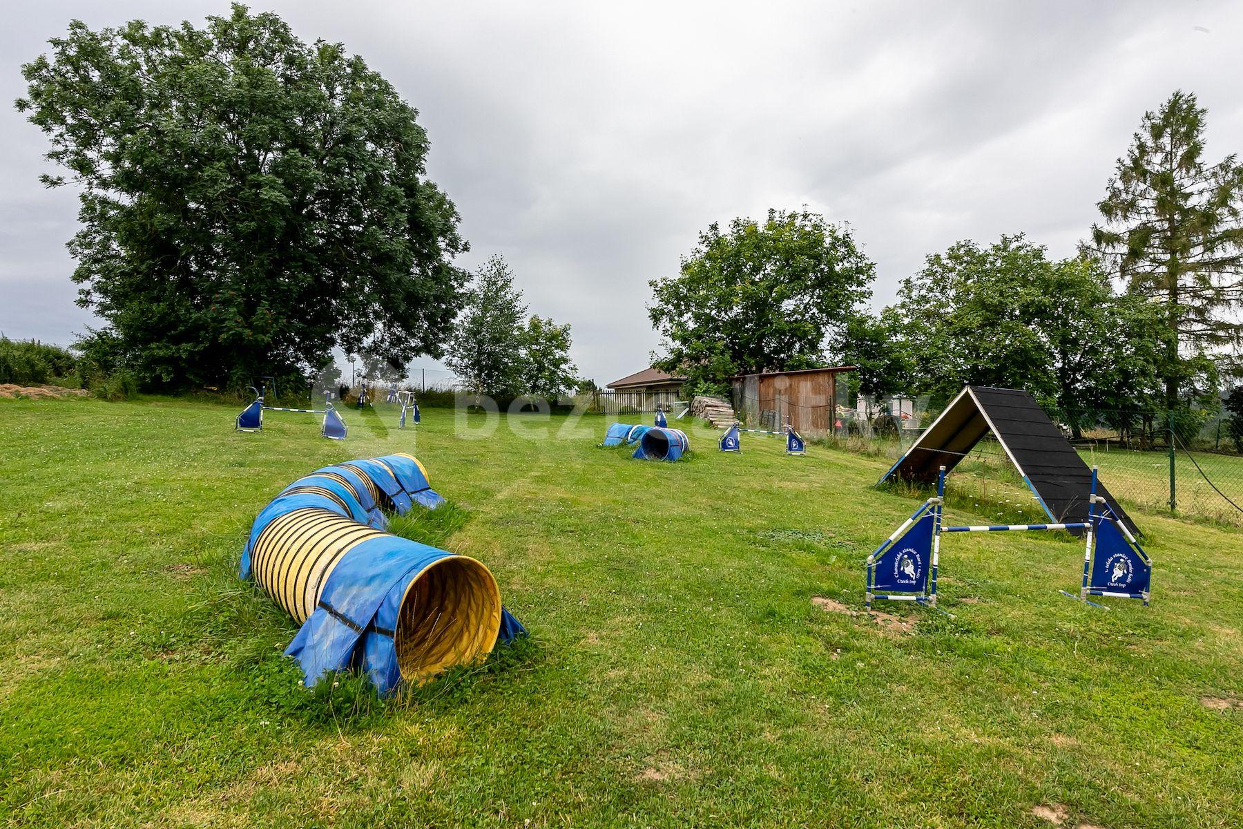 Predaj pozemku 1.800 m², Podveky, Podveky, Středočeský kraj