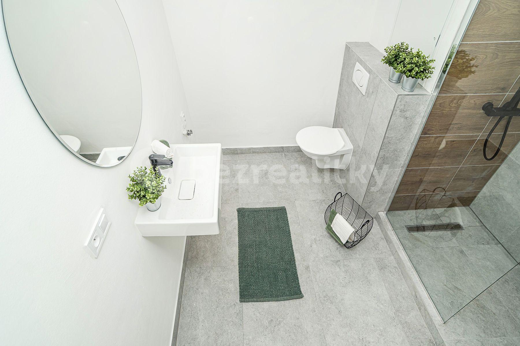 Predaj bytu 3-izbový 69 m², Štúrova, Praha, Praha