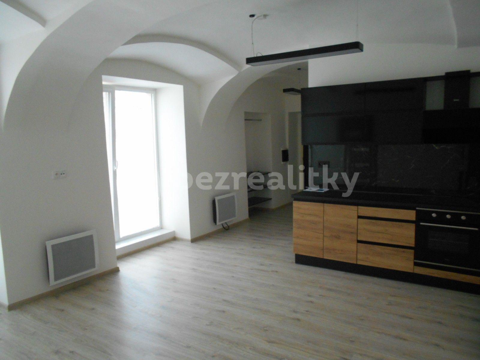 Prenájom bytu 2-izbový 57 m², Česká, Louny, Ústecký kraj