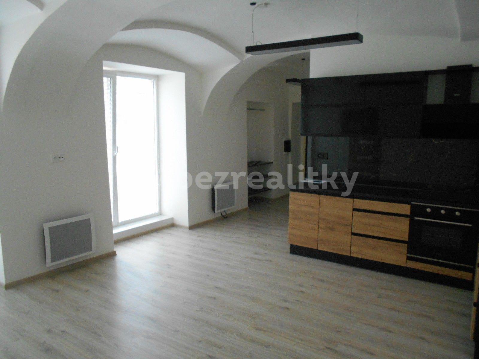 Prenájom bytu 2-izbový 57 m², Česká, Louny, Ústecký kraj