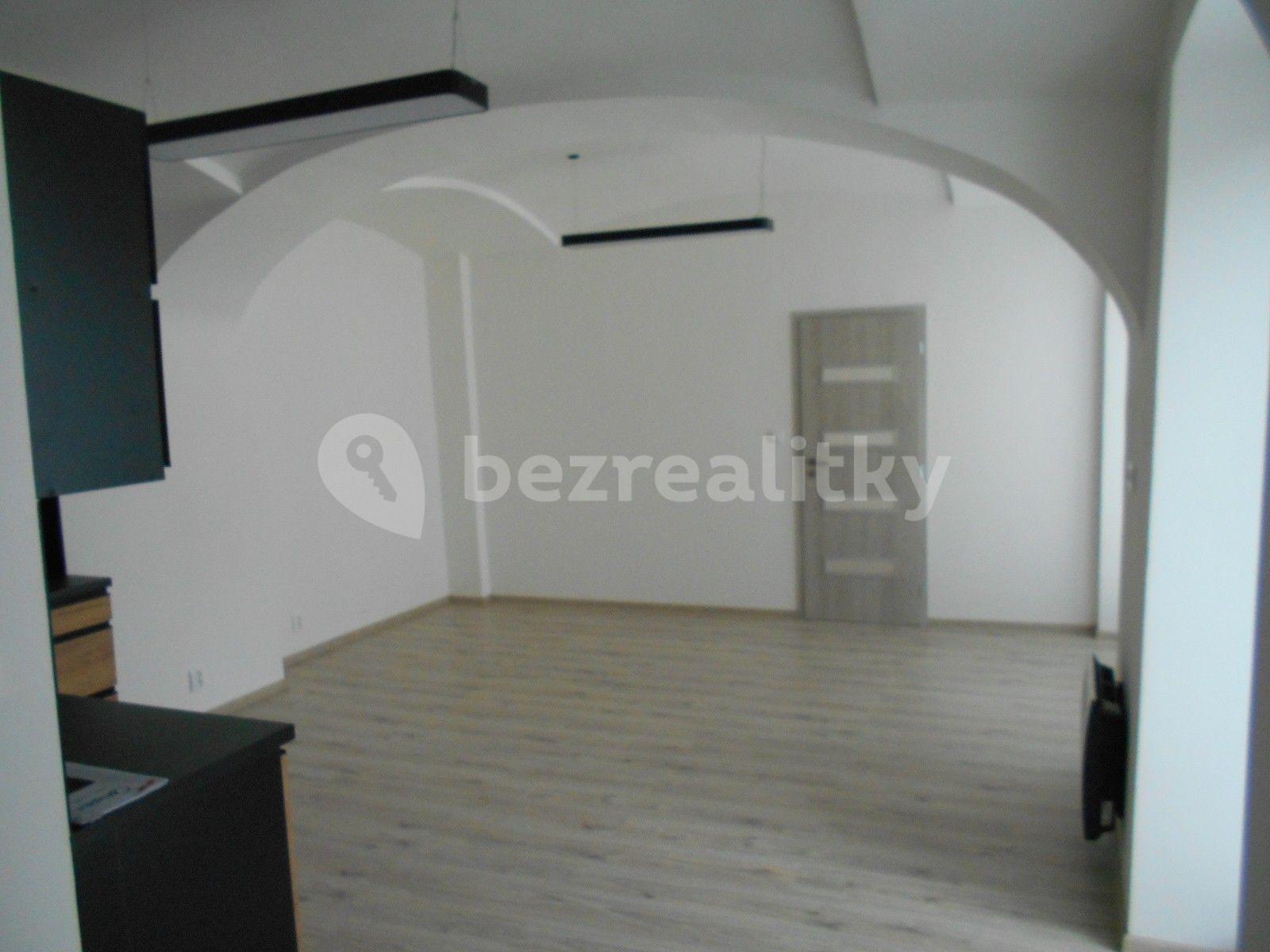 Prenájom bytu 2-izbový 57 m², Česká, Louny, Ústecký kraj