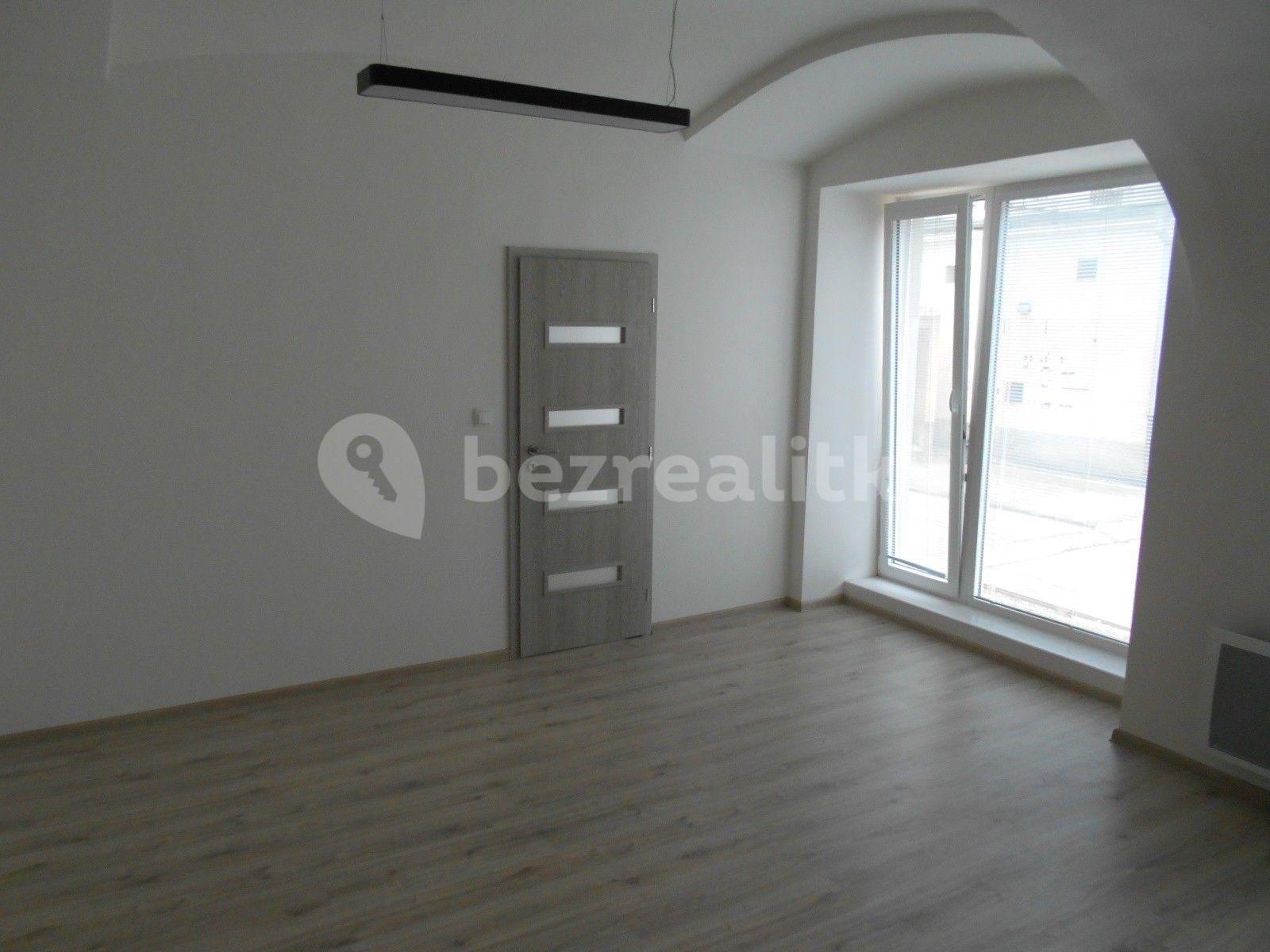 Prenájom bytu 2-izbový 57 m², Česká, Louny, Ústecký kraj