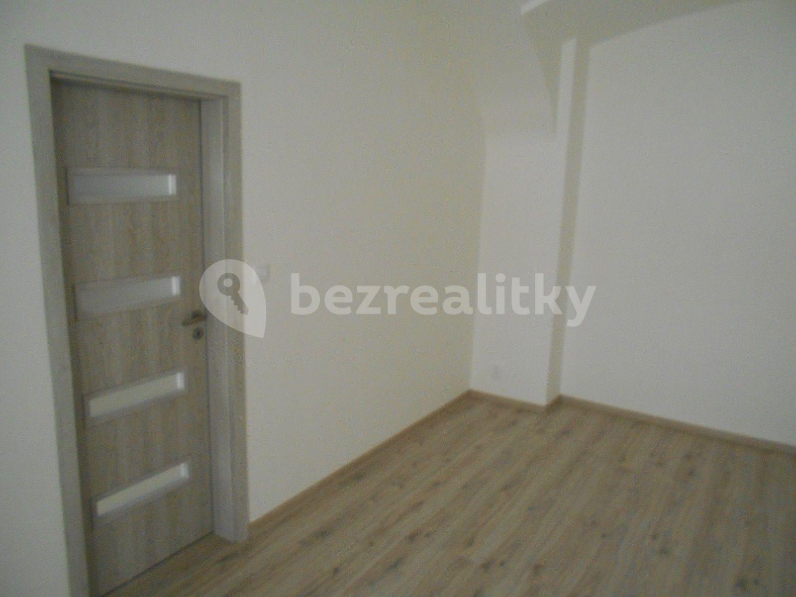 Prenájom bytu 2-izbový 57 m², Česká, Louny, Ústecký kraj