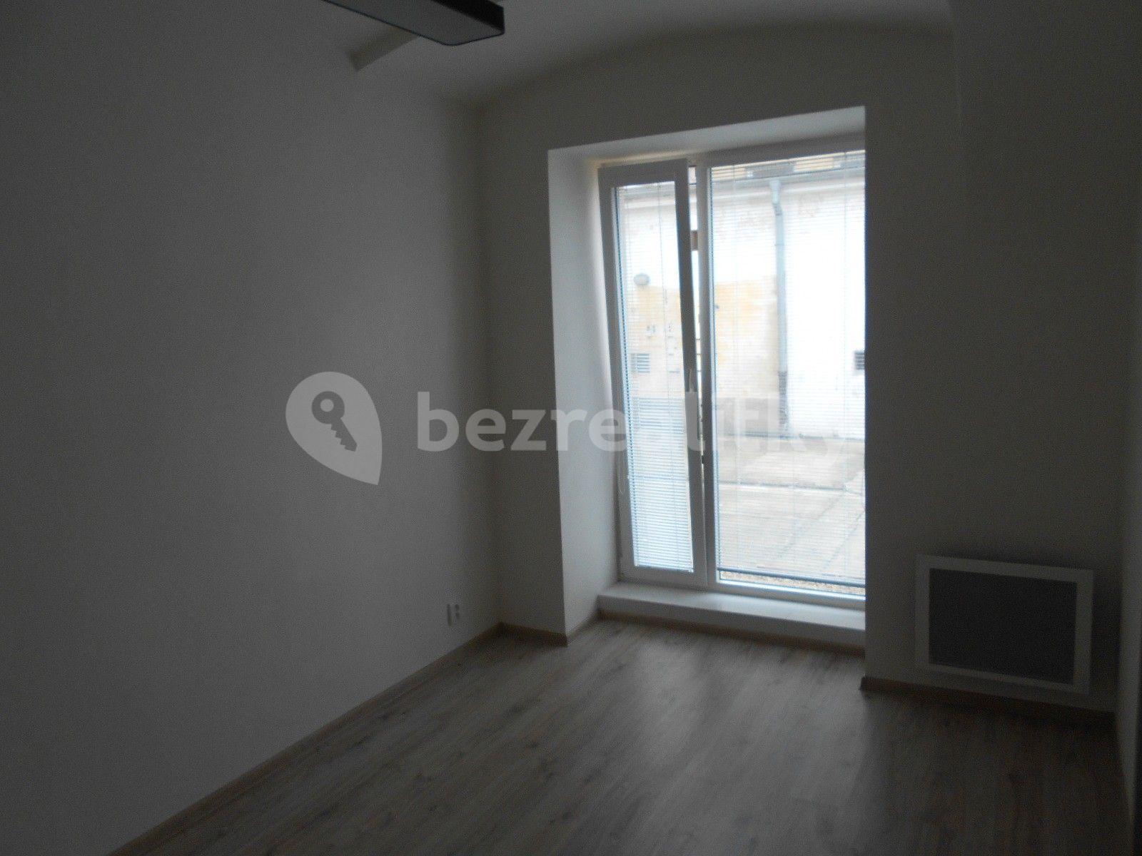 Prenájom bytu 2-izbový 57 m², Česká, Louny, Ústecký kraj