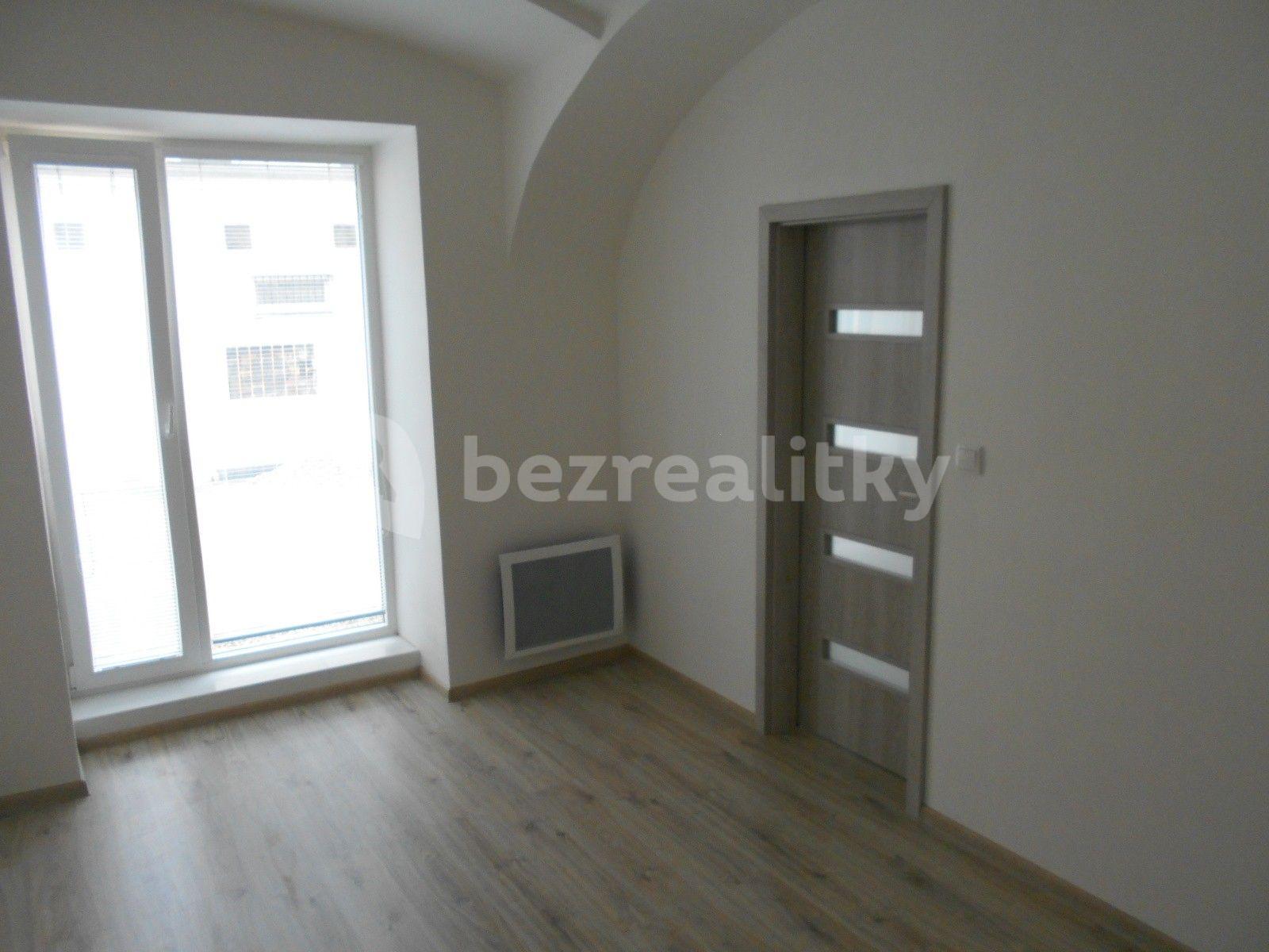 Prenájom bytu 2-izbový 57 m², Česká, Louny, Ústecký kraj