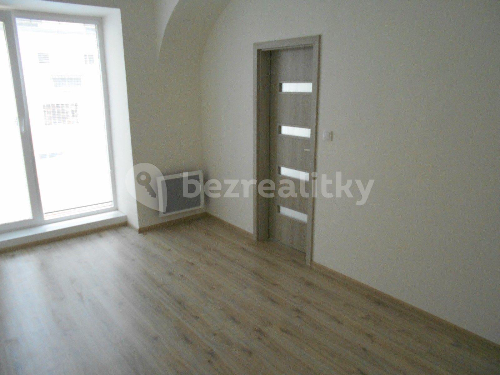 Prenájom bytu 2-izbový 57 m², Česká, Louny, Ústecký kraj