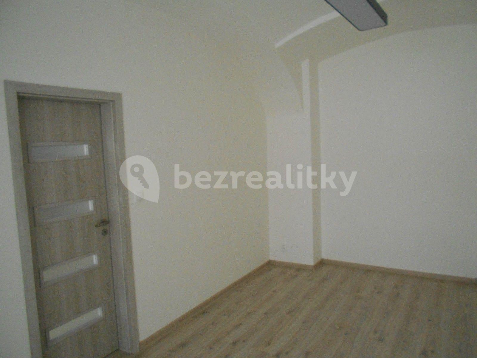 Prenájom bytu 2-izbový 57 m², Česká, Louny, Ústecký kraj