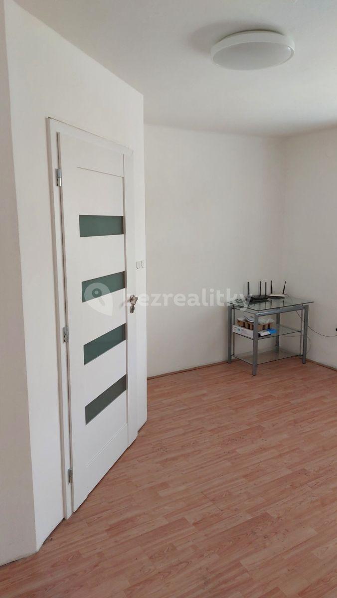 Prenájom bytu 3-izbový 58 m², Stochovská, Praha, Praha