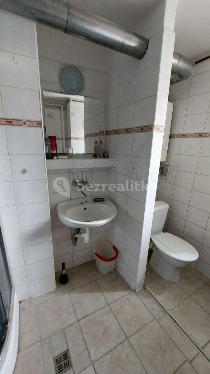 Prenájom bytu 3-izbový 58 m², Stochovská, Praha, Praha