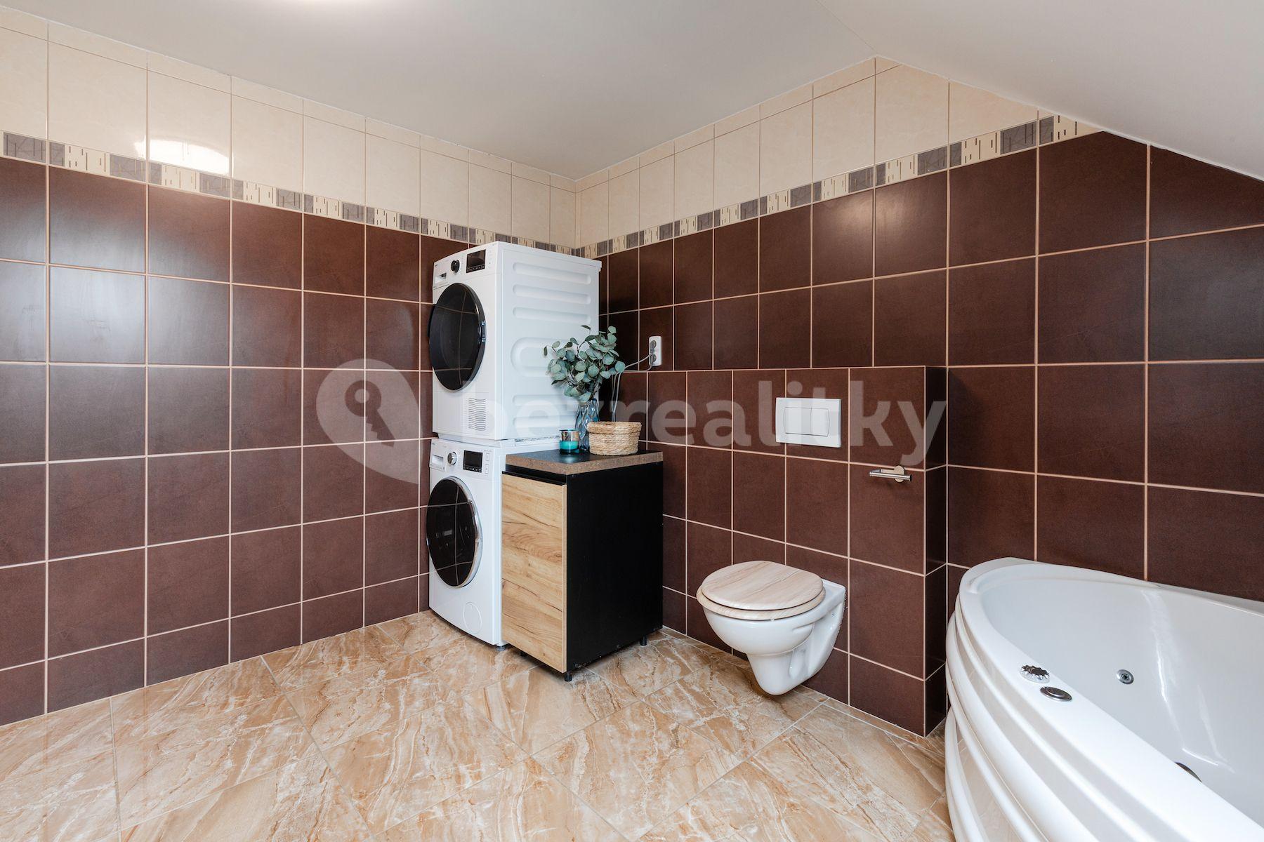 Predaj domu 122 m², pozemek 947 m², U Lékárny, Horní Beřkovice, Ústecký kraj