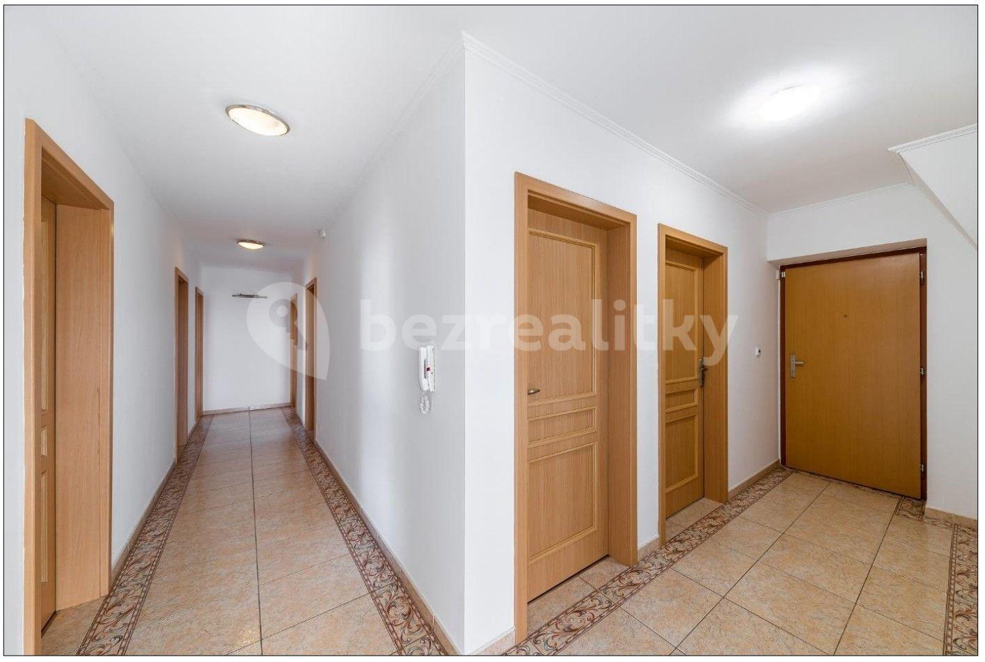 Prenájom bytu 4-izbový 136 m², Domanovická, Praha, Praha